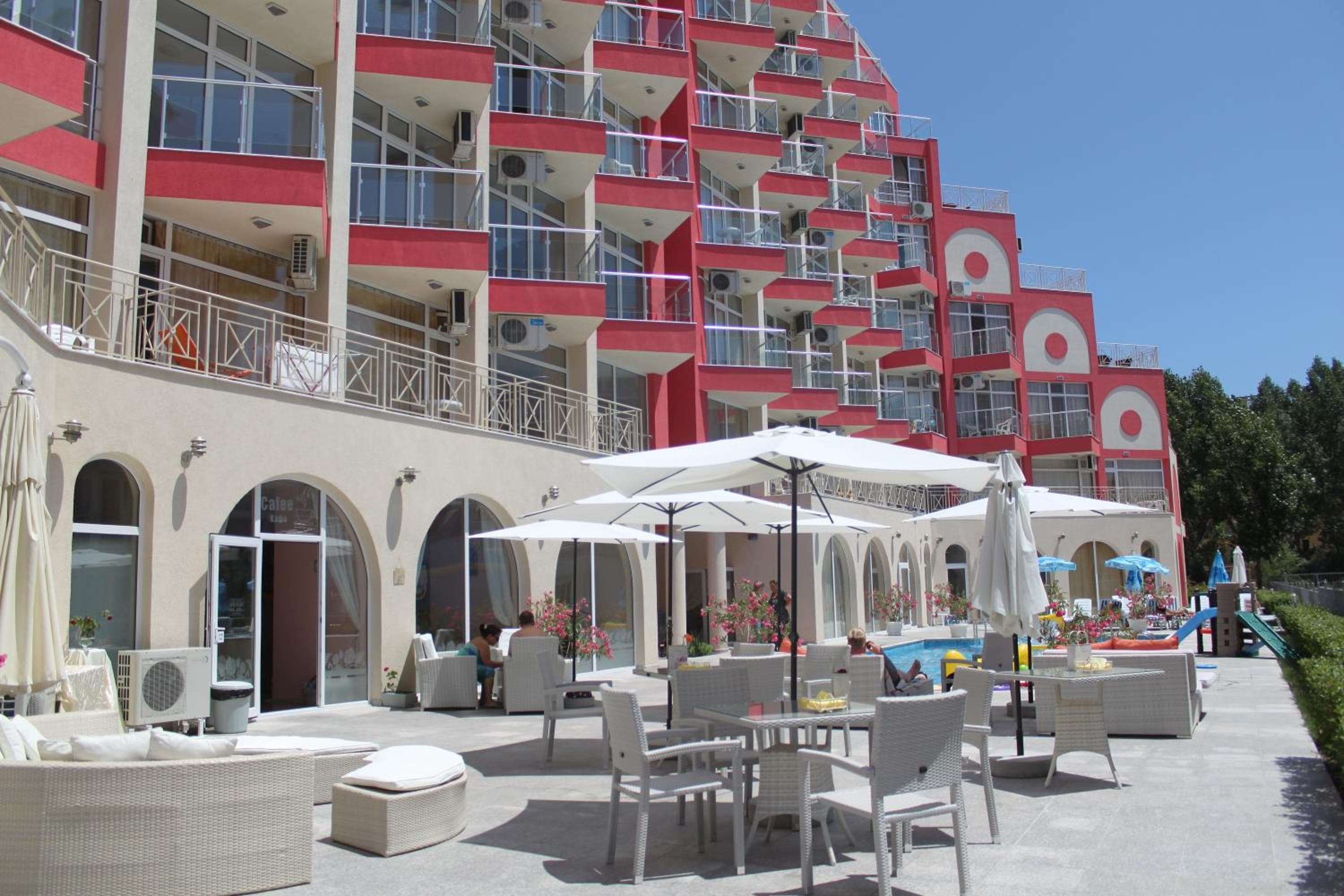 Rose Garden Omax Apartments, Sunny Beach