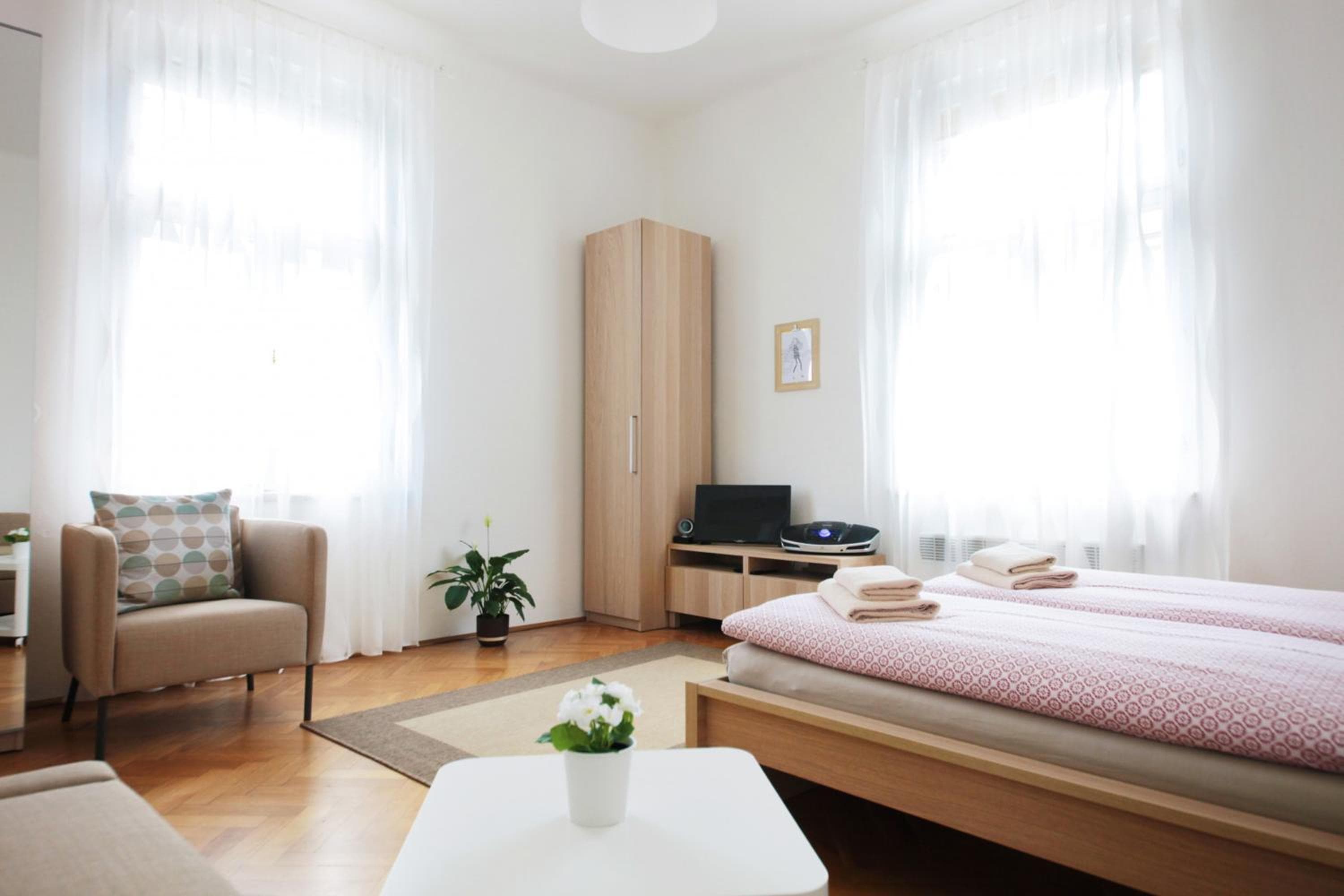Angel City Aparthotel, Prague, photo 2