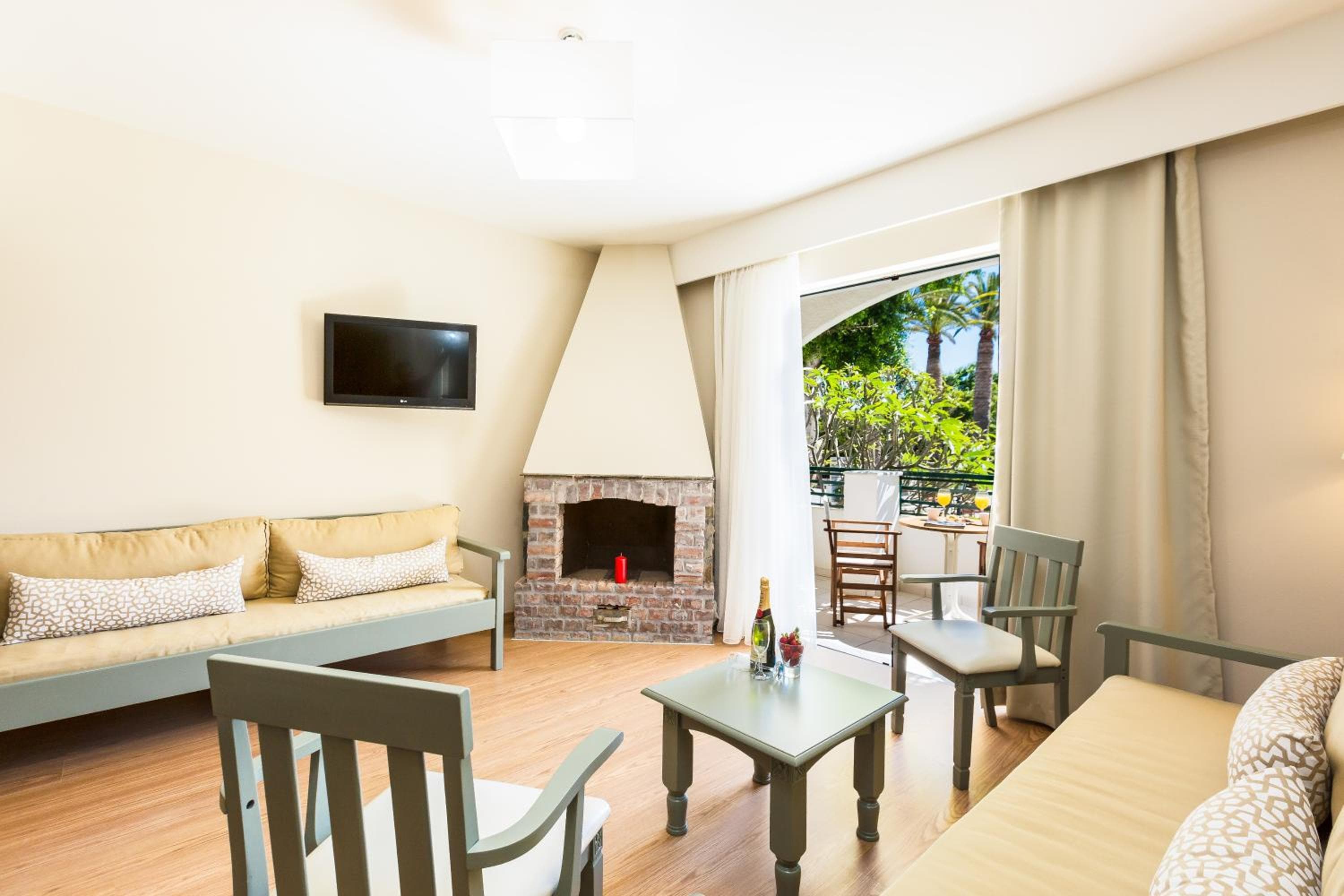 Trefon Hotel Apartments and Family Suites, Platanes, photo 6