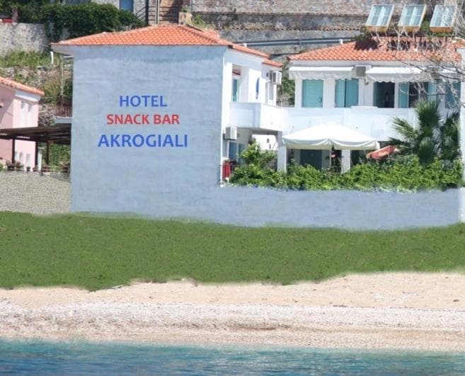 Akrogiali Hotel, Plomarion