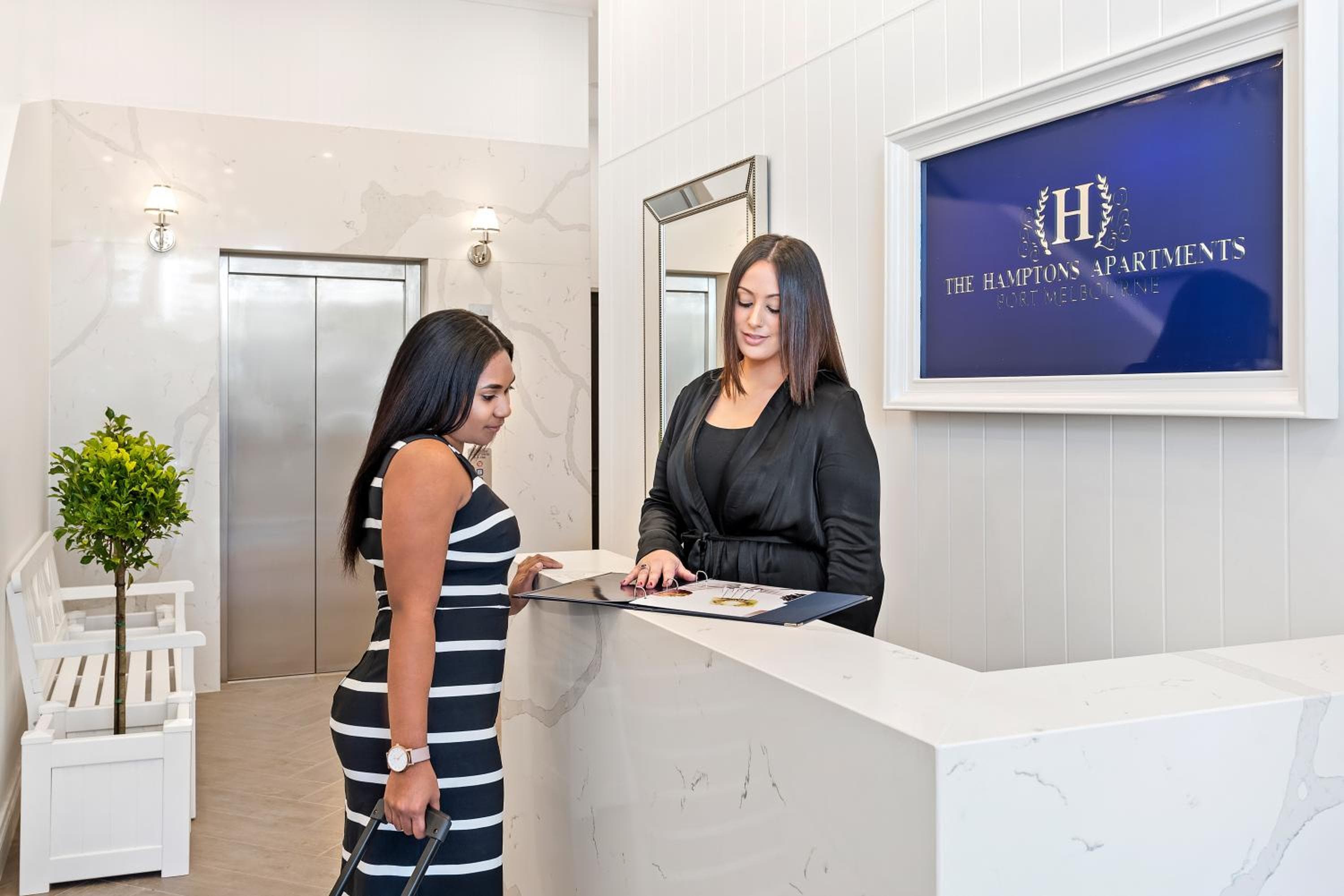 The Hamptons Apartments - Port Melbourne, Melbourne, photo 2
