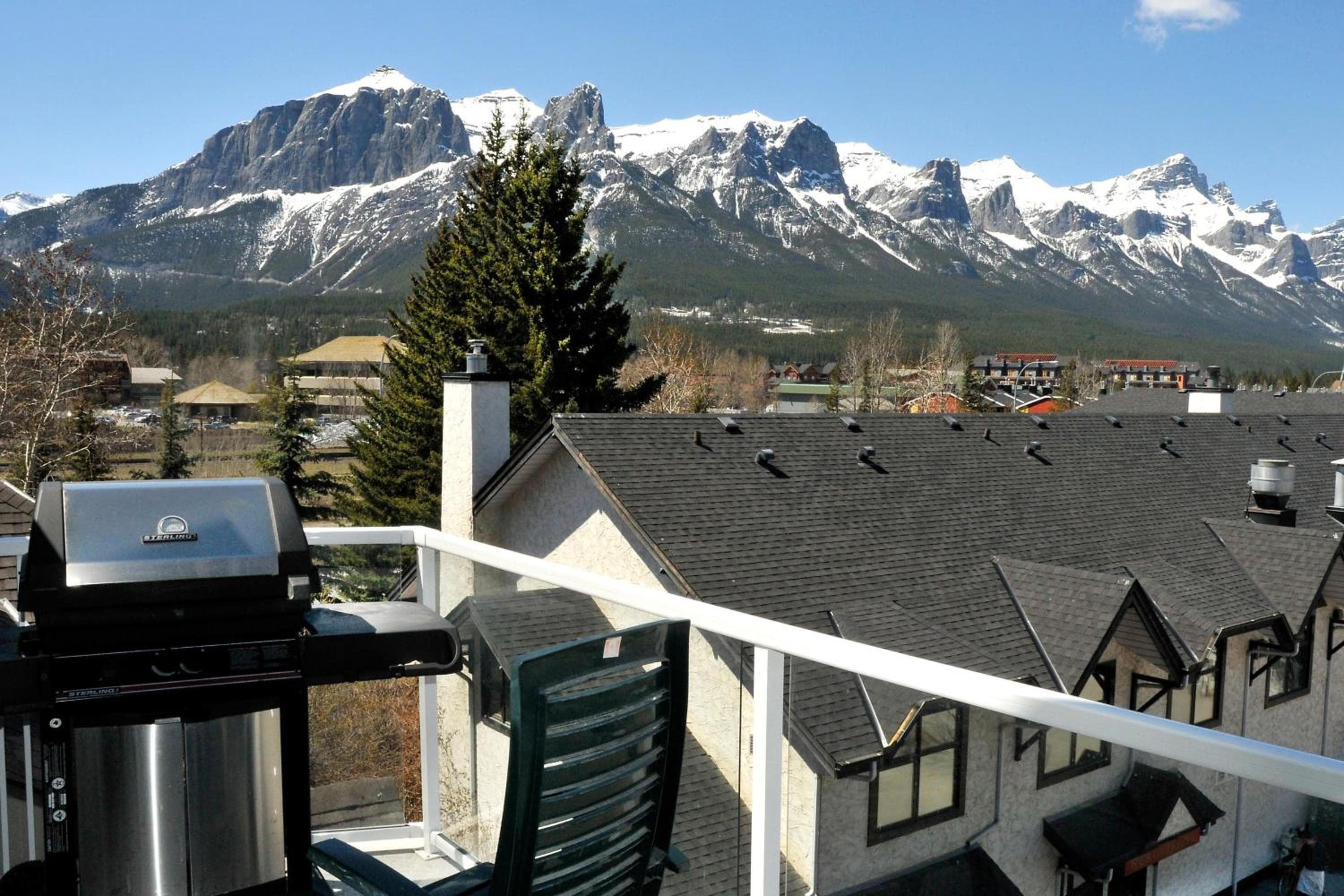 PRC Annex - Pet Friendly, Canmore, photo 4