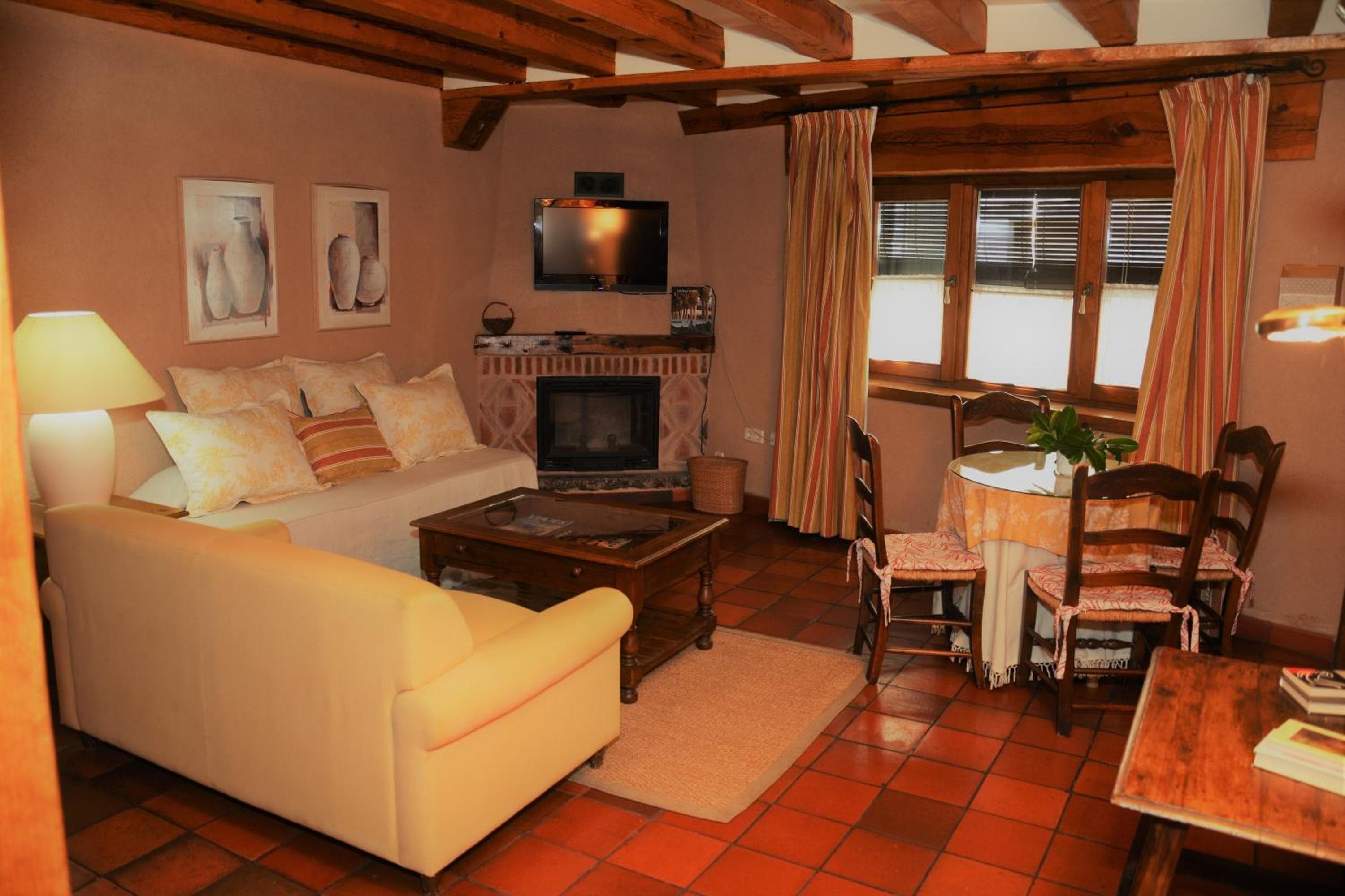 Apartamentos Lobiche, Navafría, photo 4