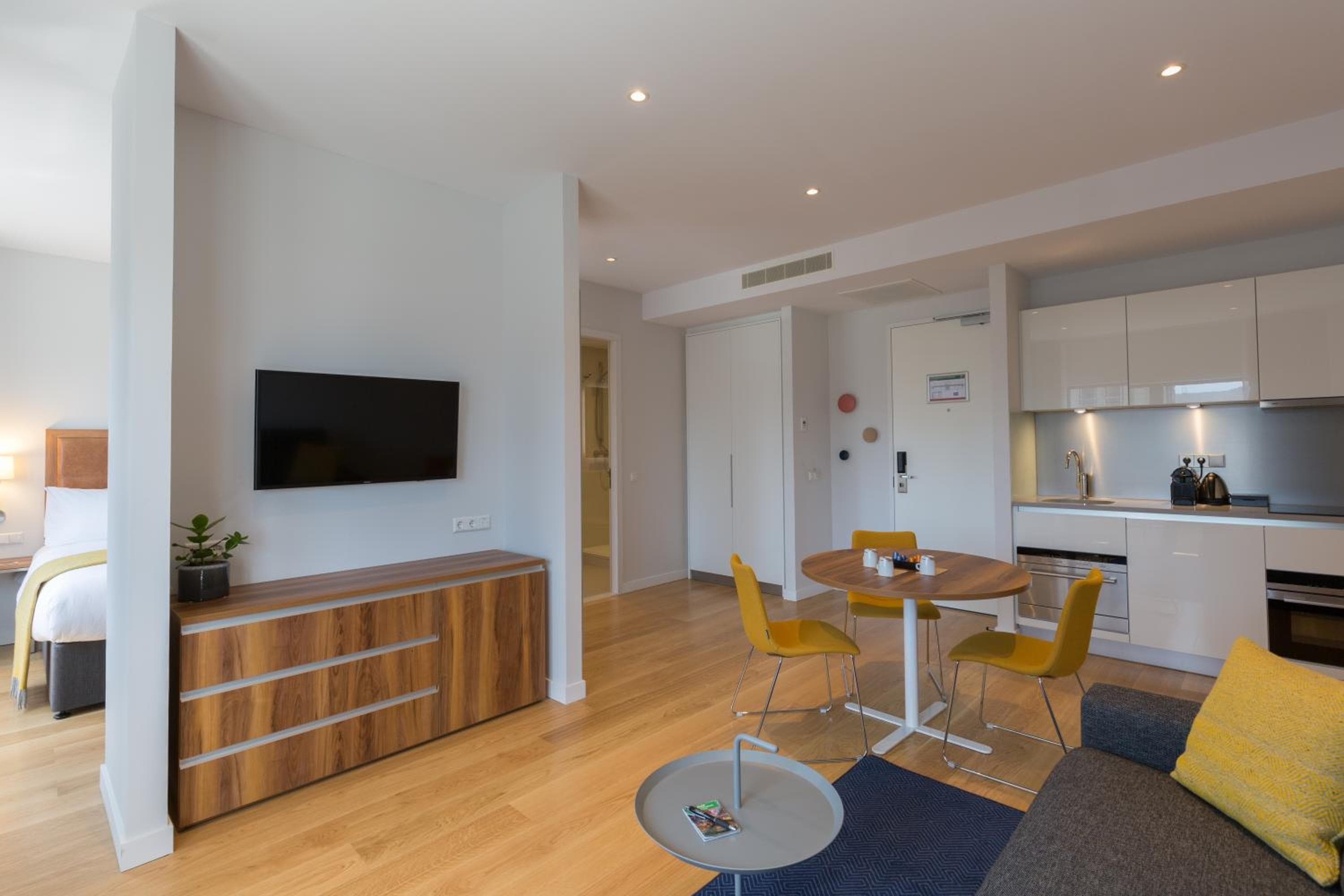 PREMIER SUITES Rotterdam, Rotterdam, photo 5
