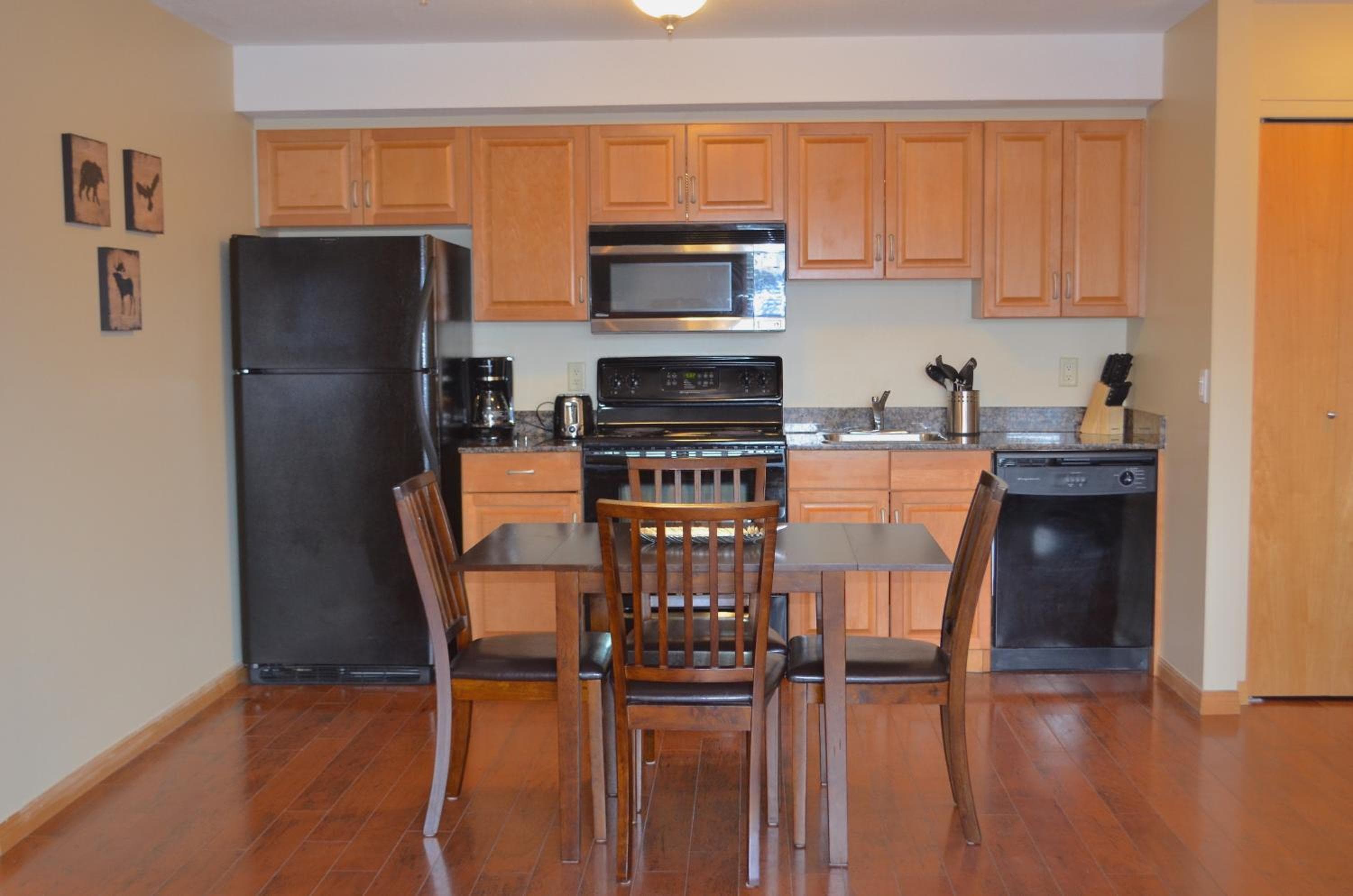 PRC Annex - Pet Friendly, Canmore, photo 5