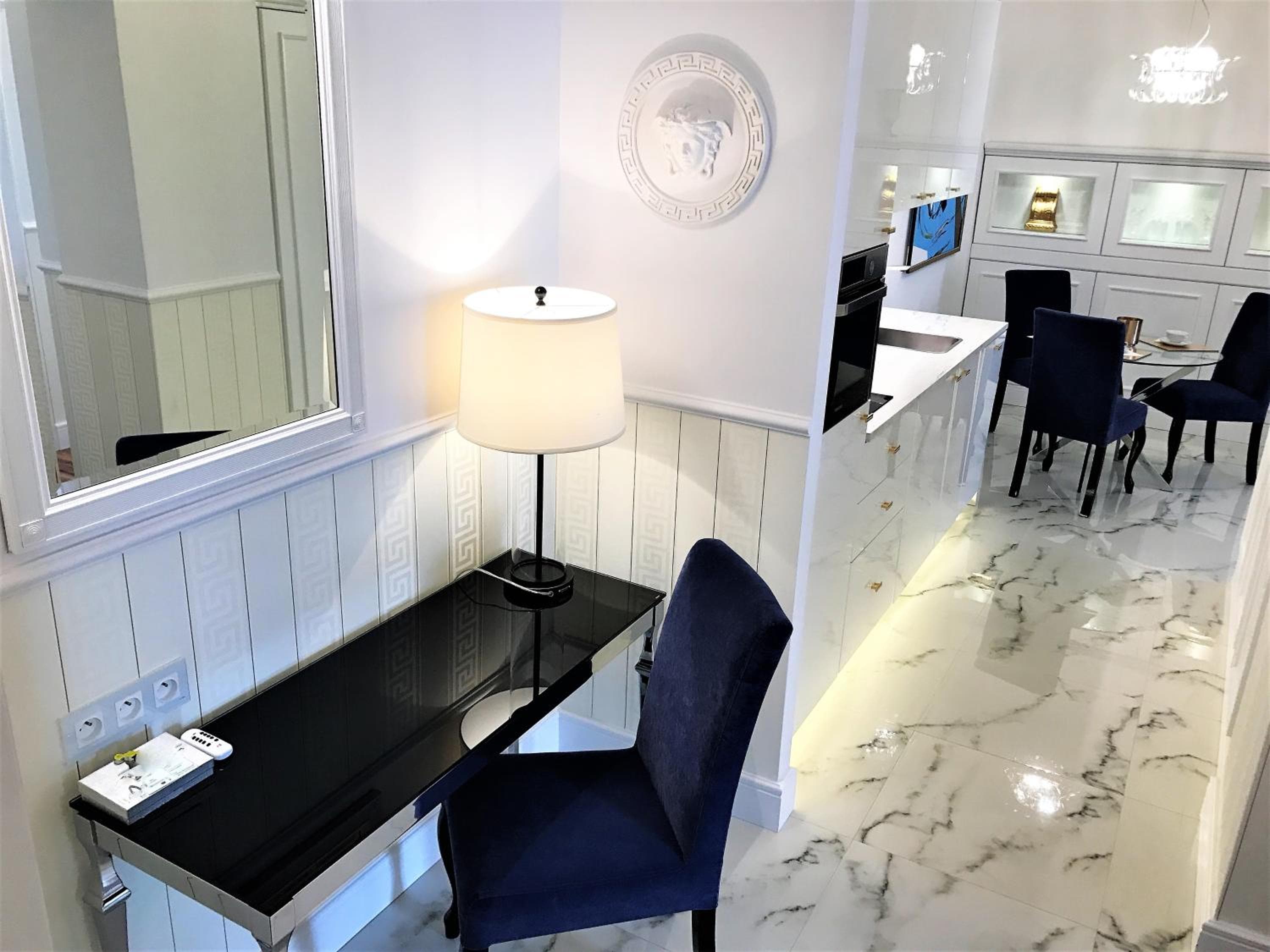 Luxury Apartments MONDRIAN Market Square II, Warsaw, photo 6