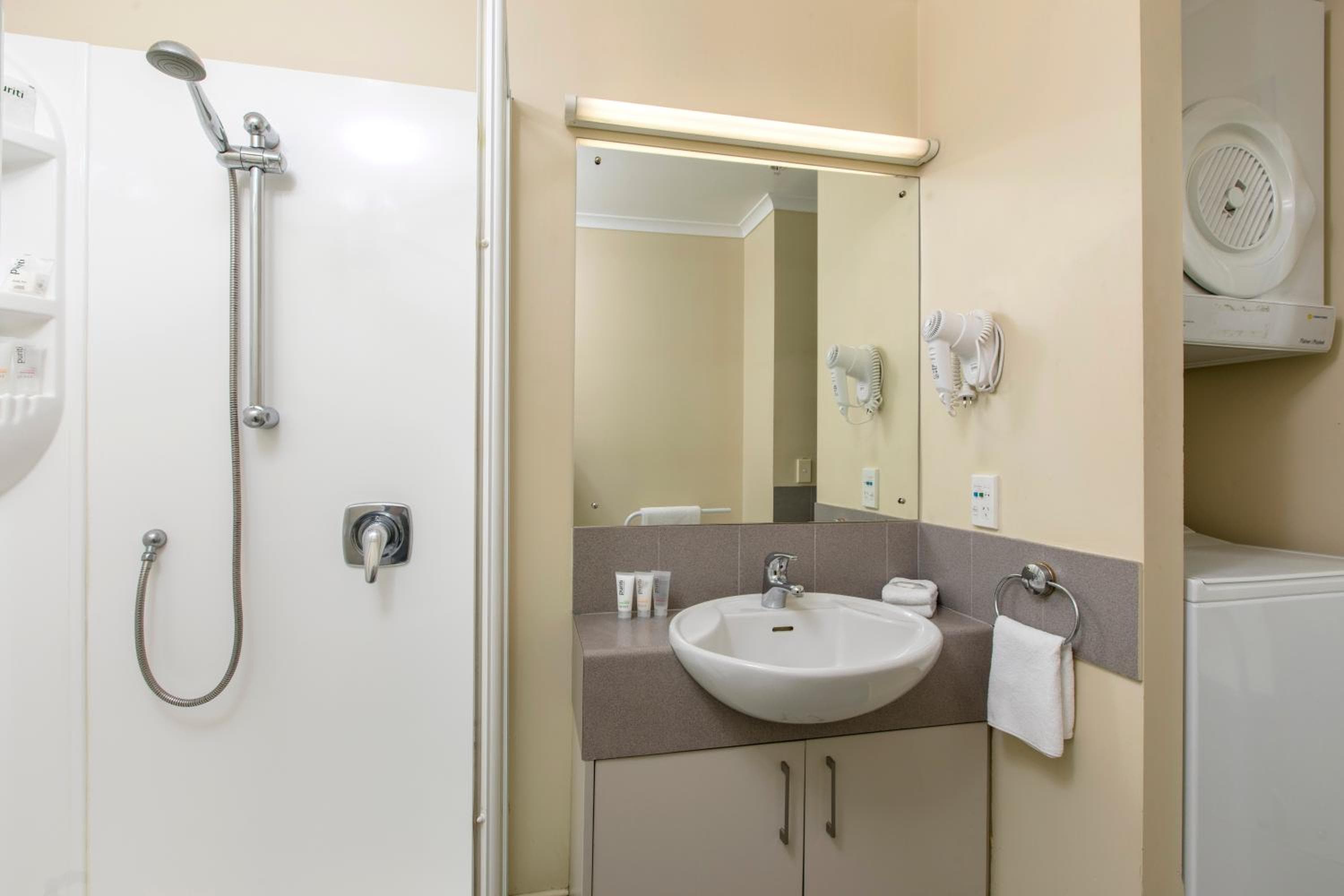 Quest Auckland Serviced Apartments, Auckland, photo 2