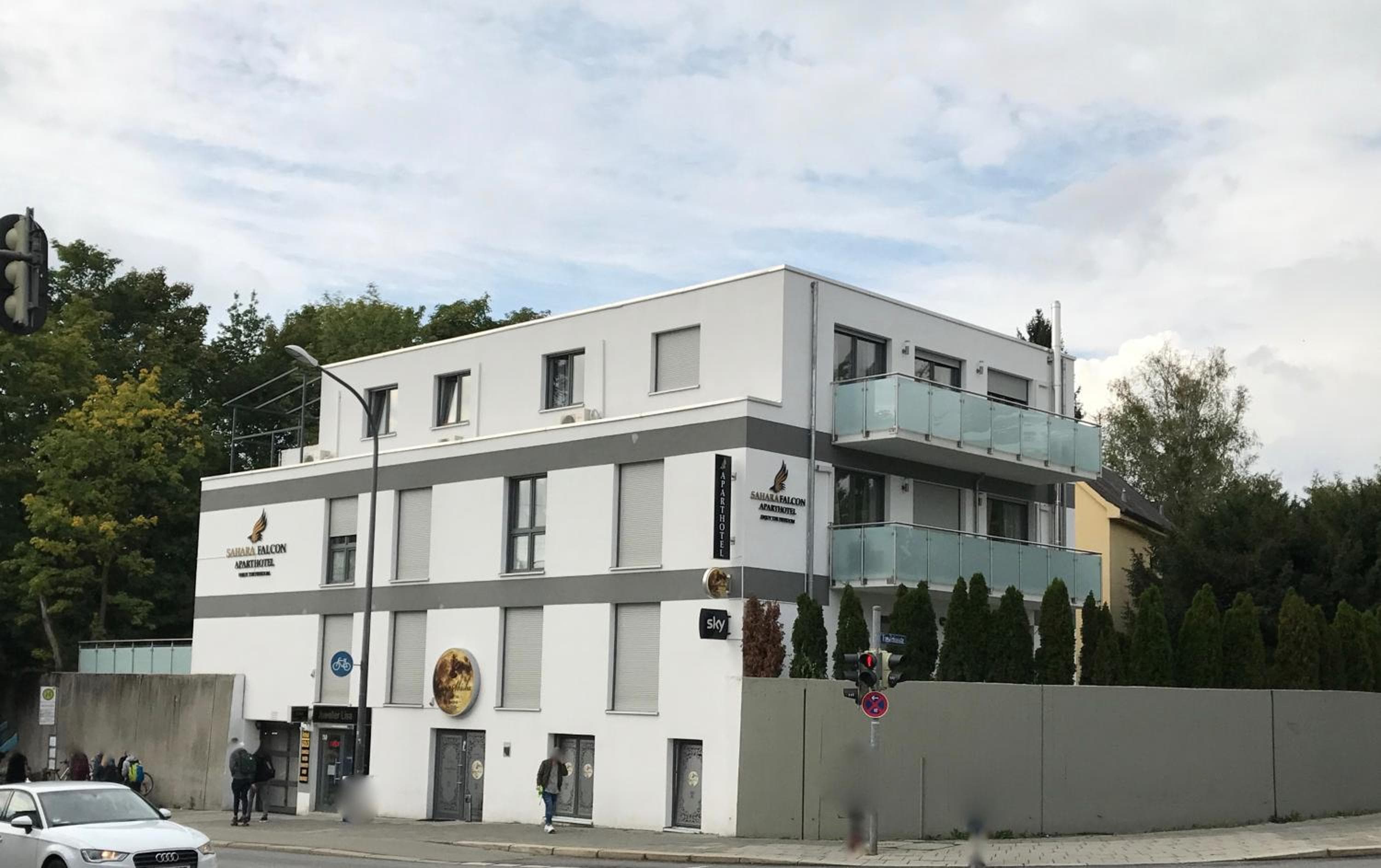 Sahara Falcon, Munich