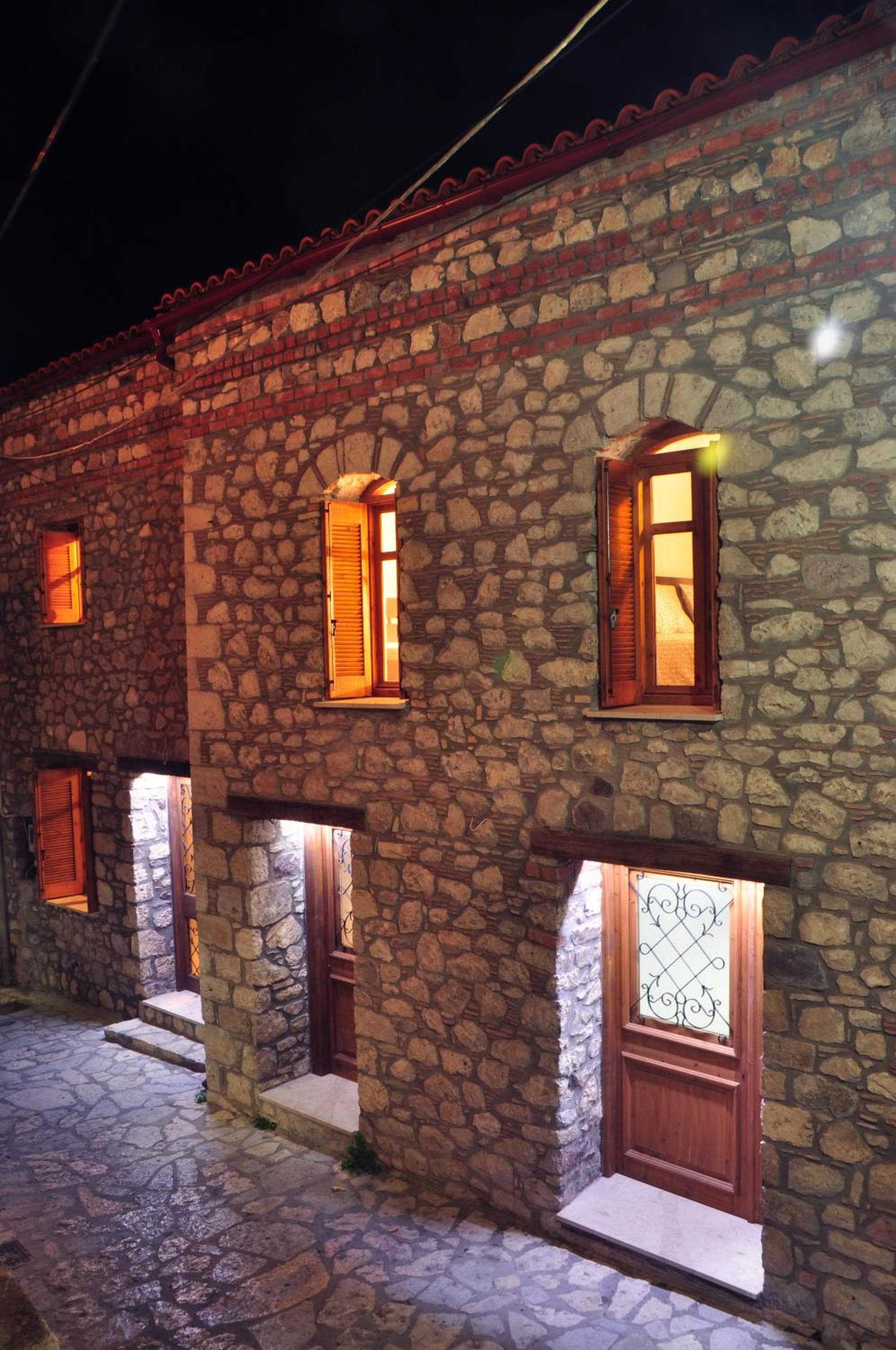 Limni Stone Apartments, Limne