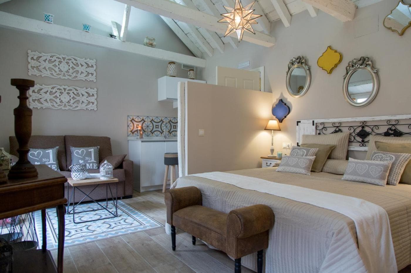 Apartamentos Luna Suites Palacio Almagra, Granada, photo 2