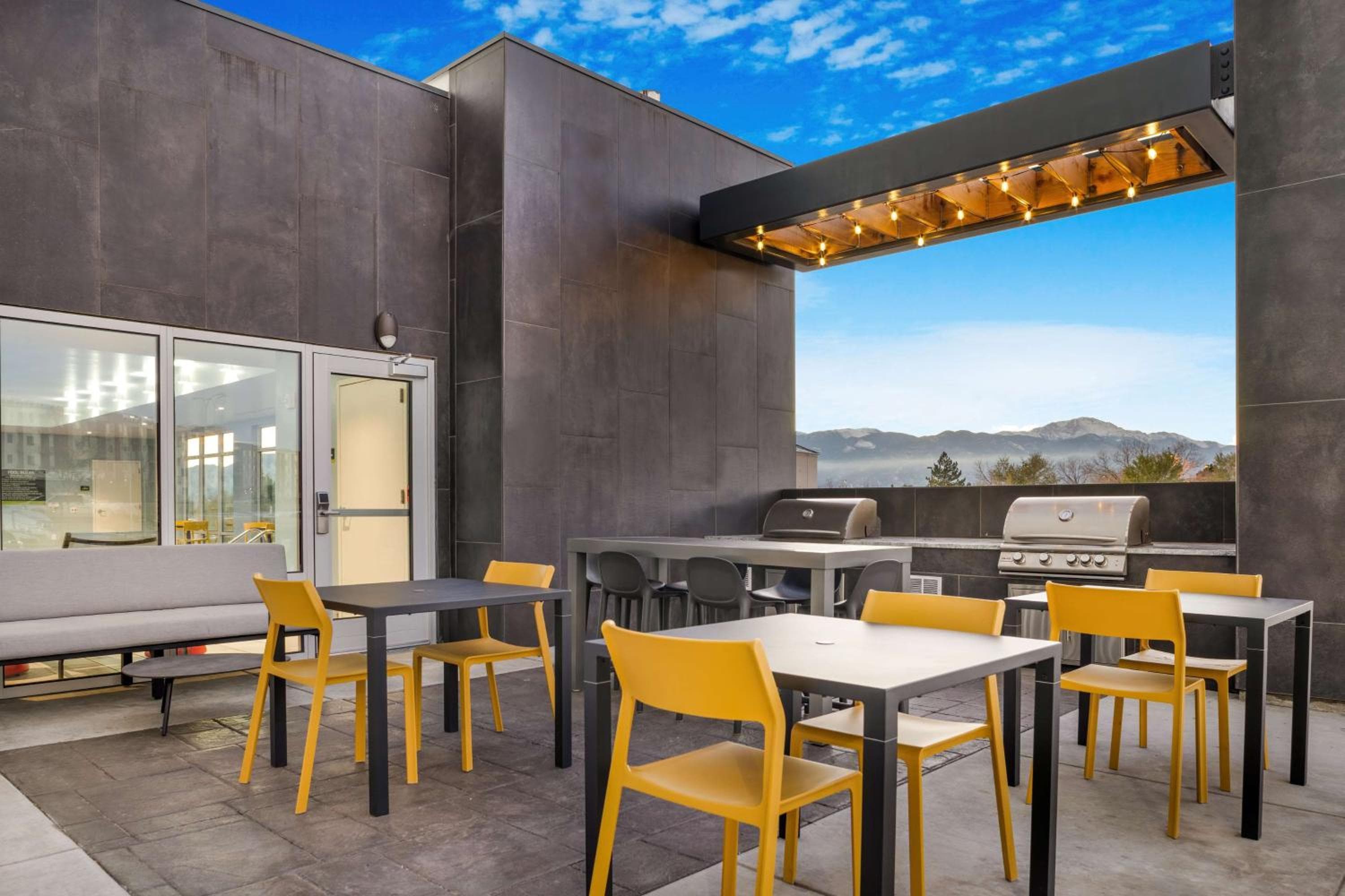 Home2 Suites By Hilton Colorado Springs Airport, Colorado Springs, photo 4