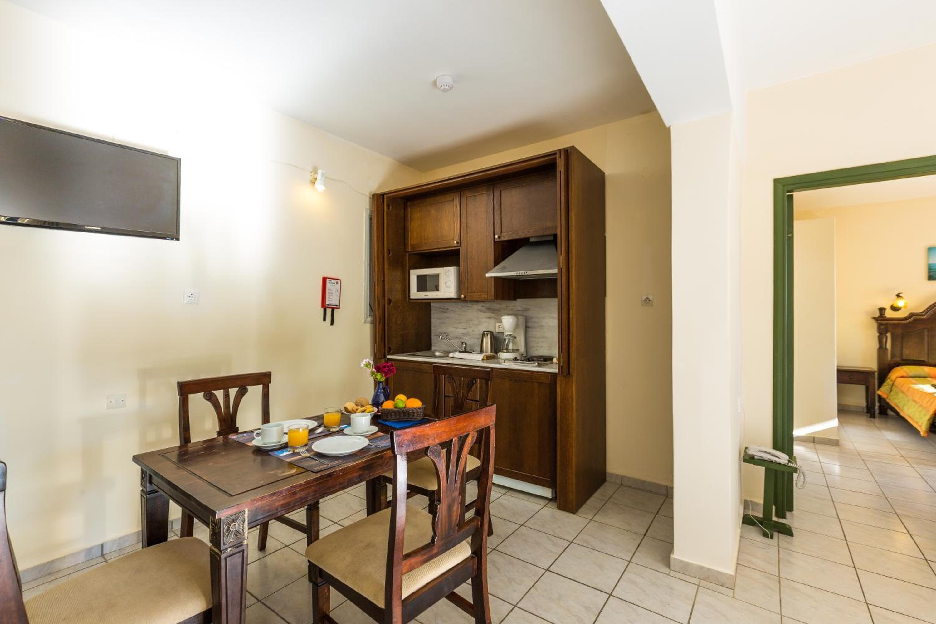 Trefon Hotel Apartments and Family Suites, Platanes, photo 4