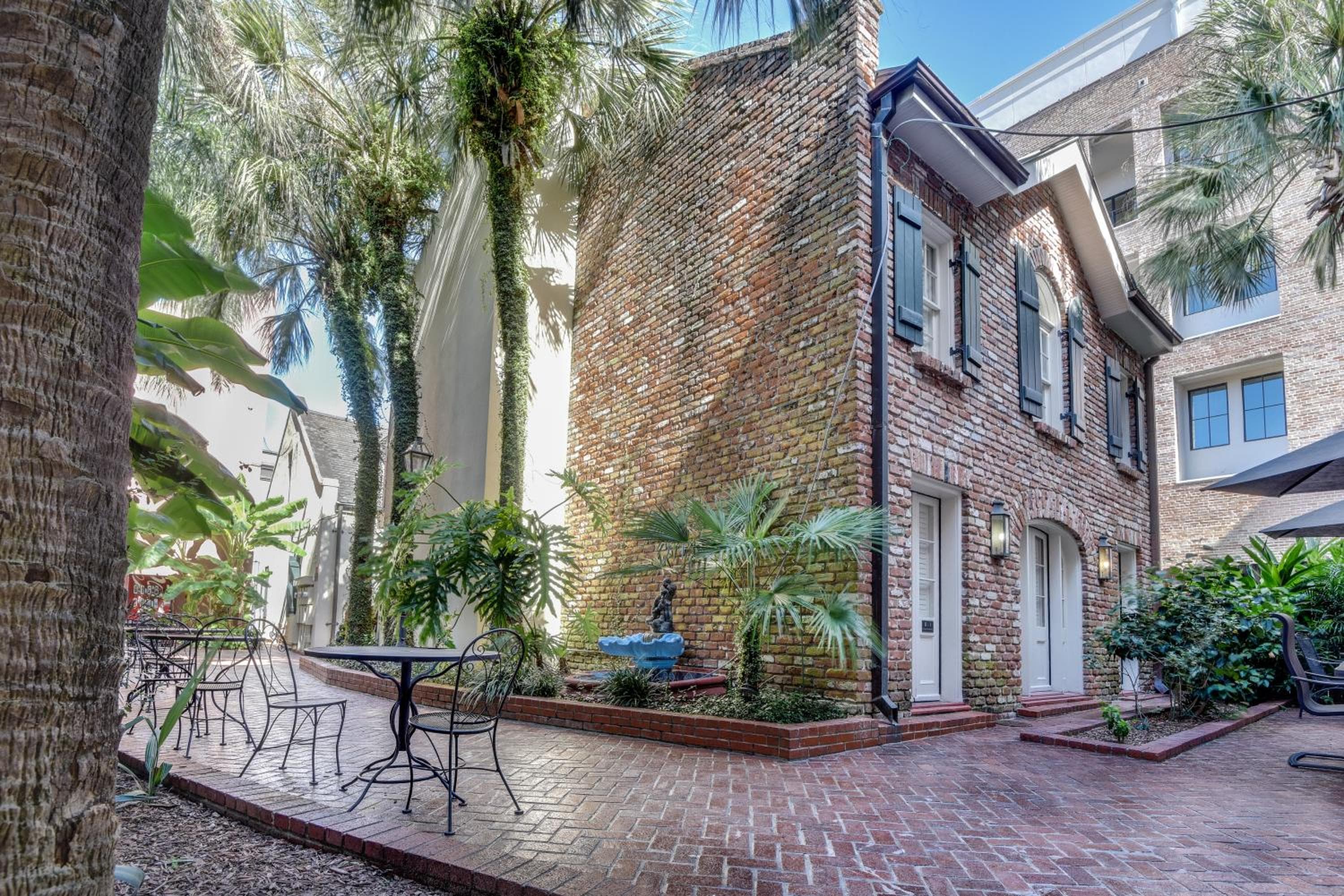 Chateau Orleans, New Orleans, photo 2