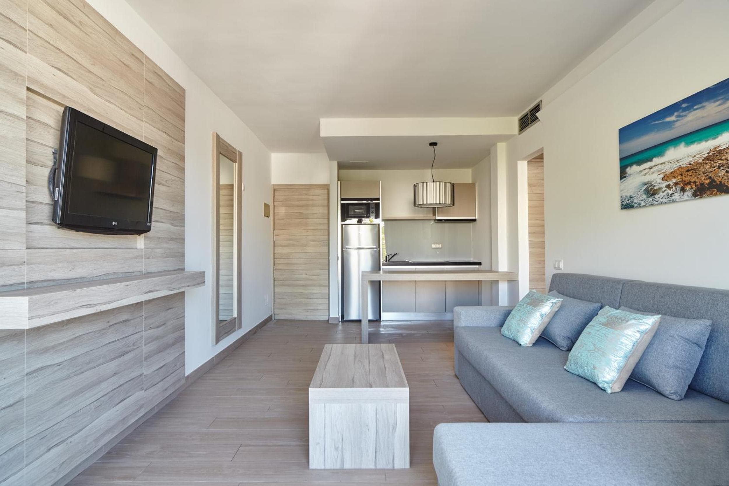 Sol Bahía Ibiza Suites, San Antonio, photo 2