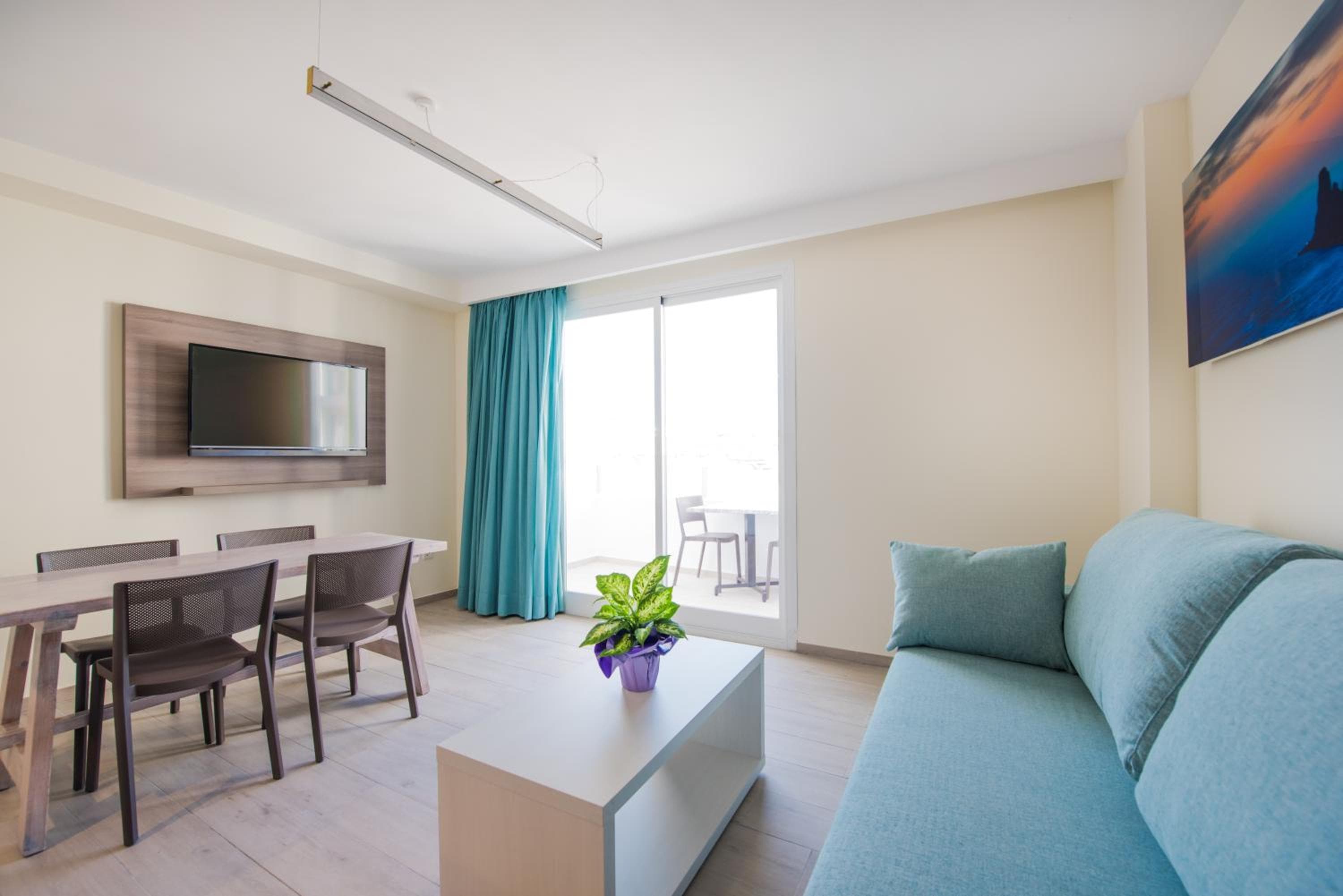 Apartamentos Los Angeles, San Antonio, photo 4
