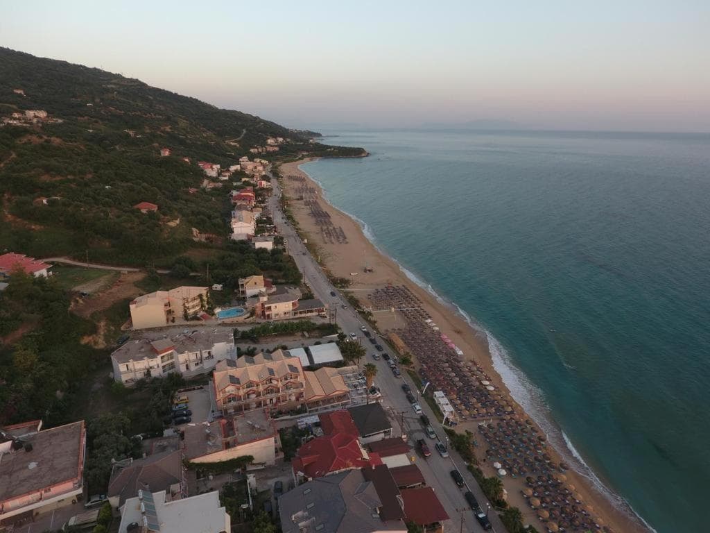 Haris Hotel Apartments and Suites, Paralia Vrachou
