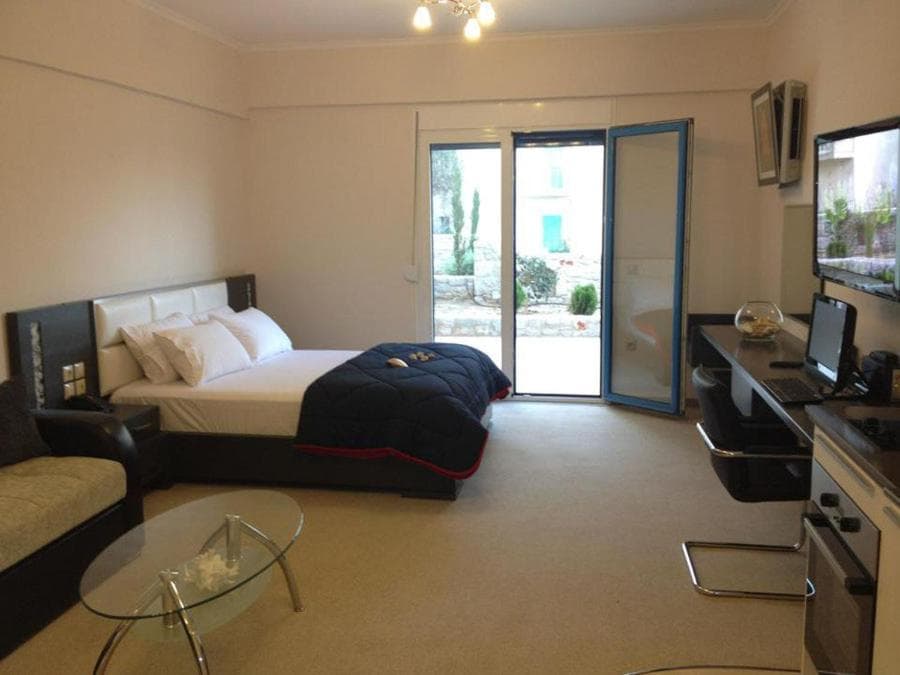 Pearl Bay Hotel Apartments, Vrontados, photo 3