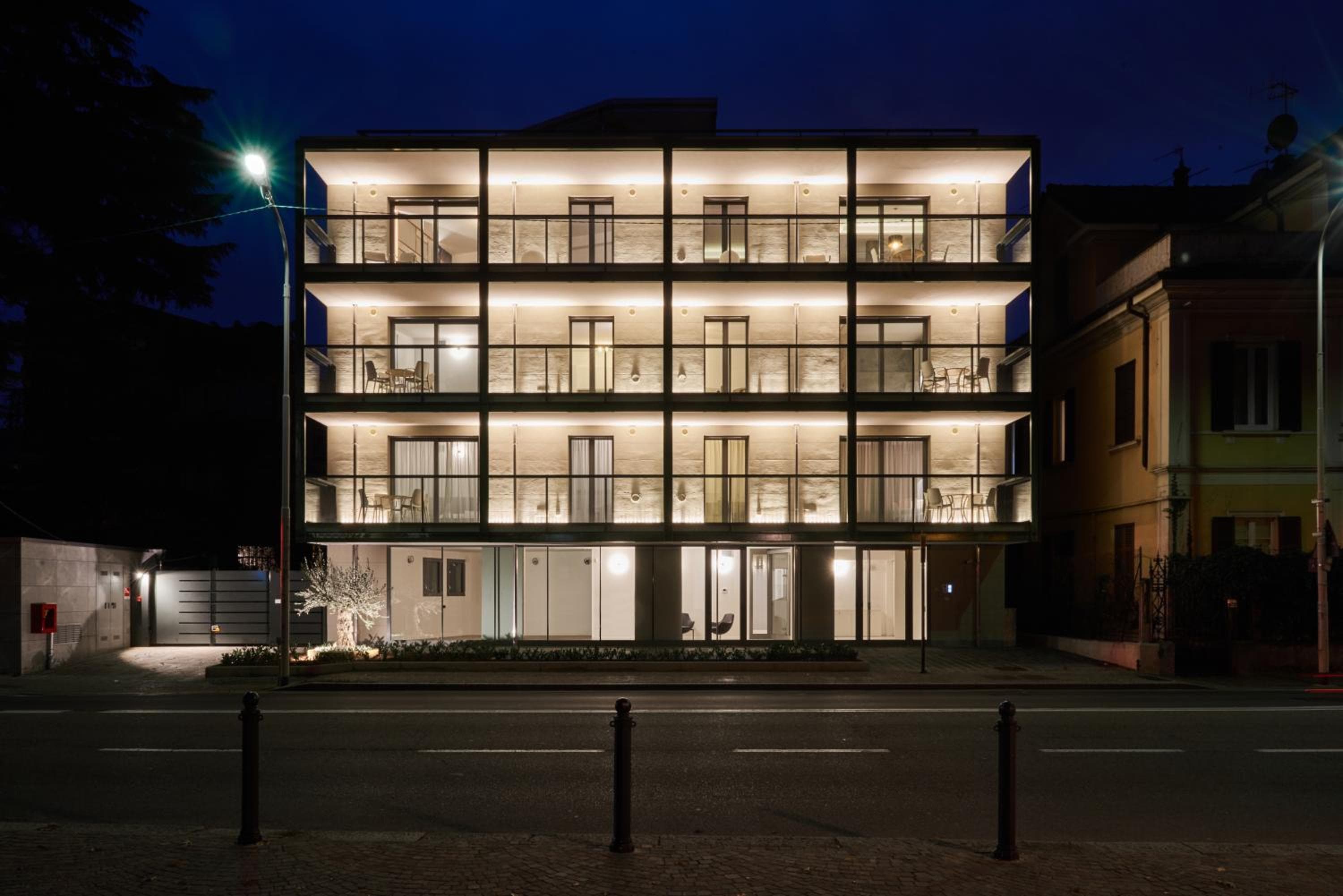 La Perla by Sedar, Como