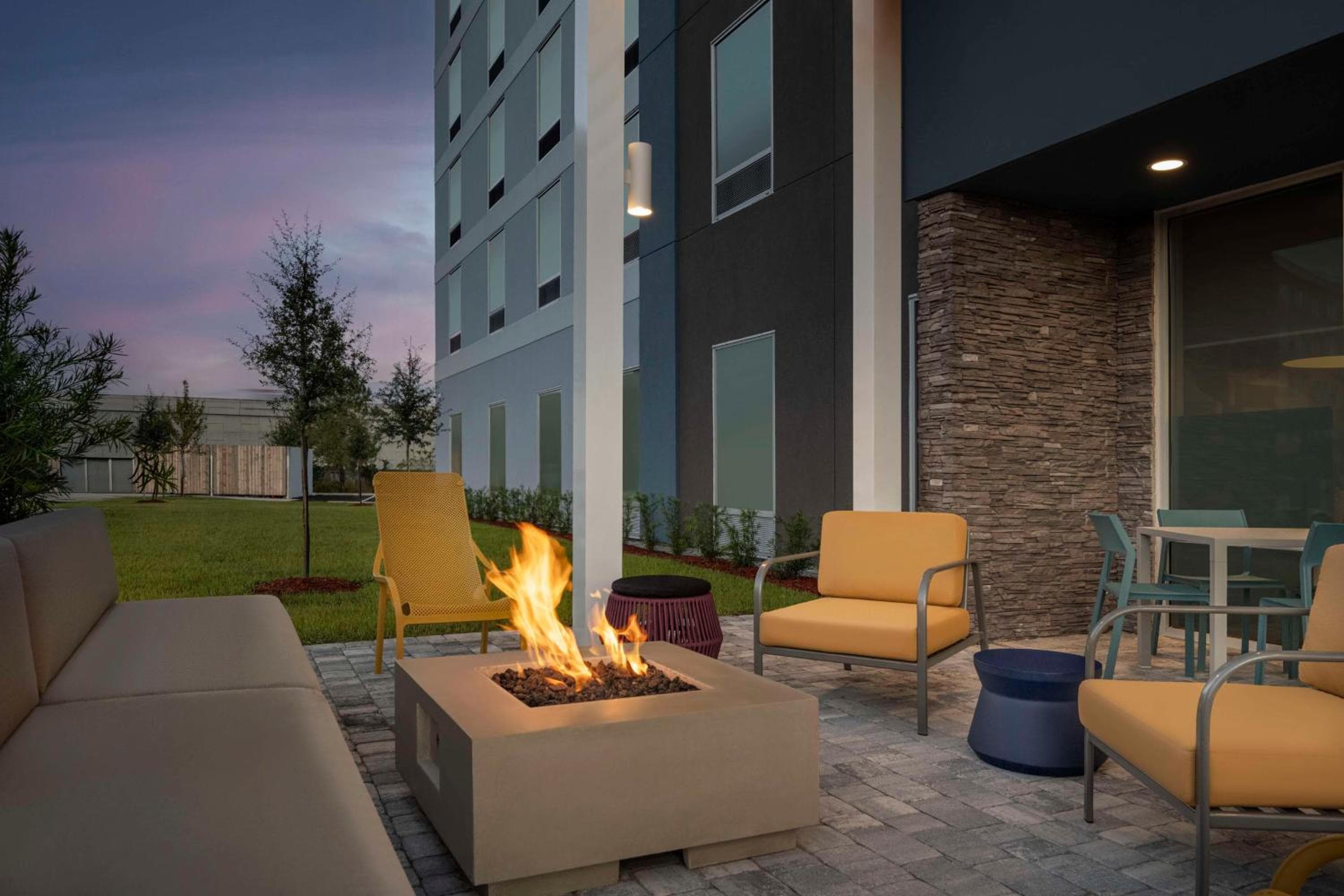Home2 Suites By Hilton Sanford Orlando North, Sanford, photo 2