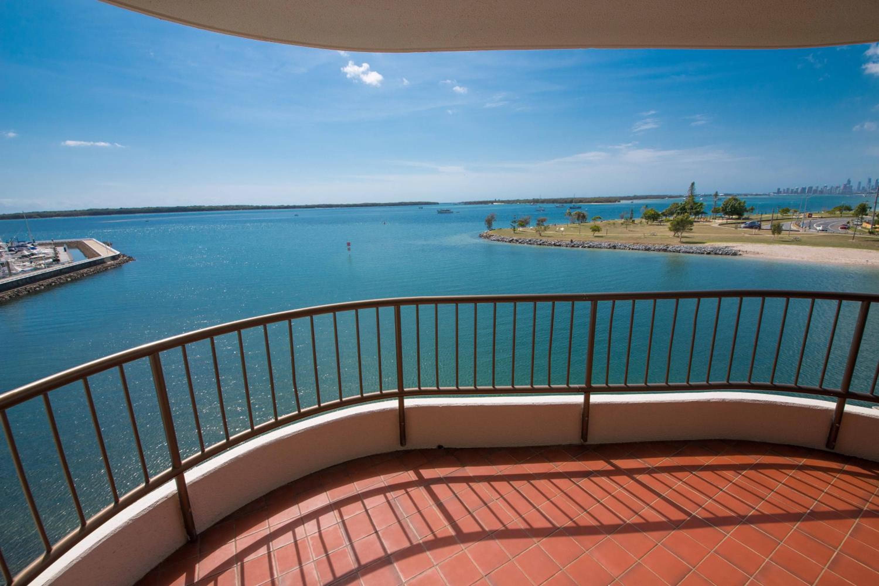 Broadwater Shores Waterfront Apartments, Gold Coast, photo 3