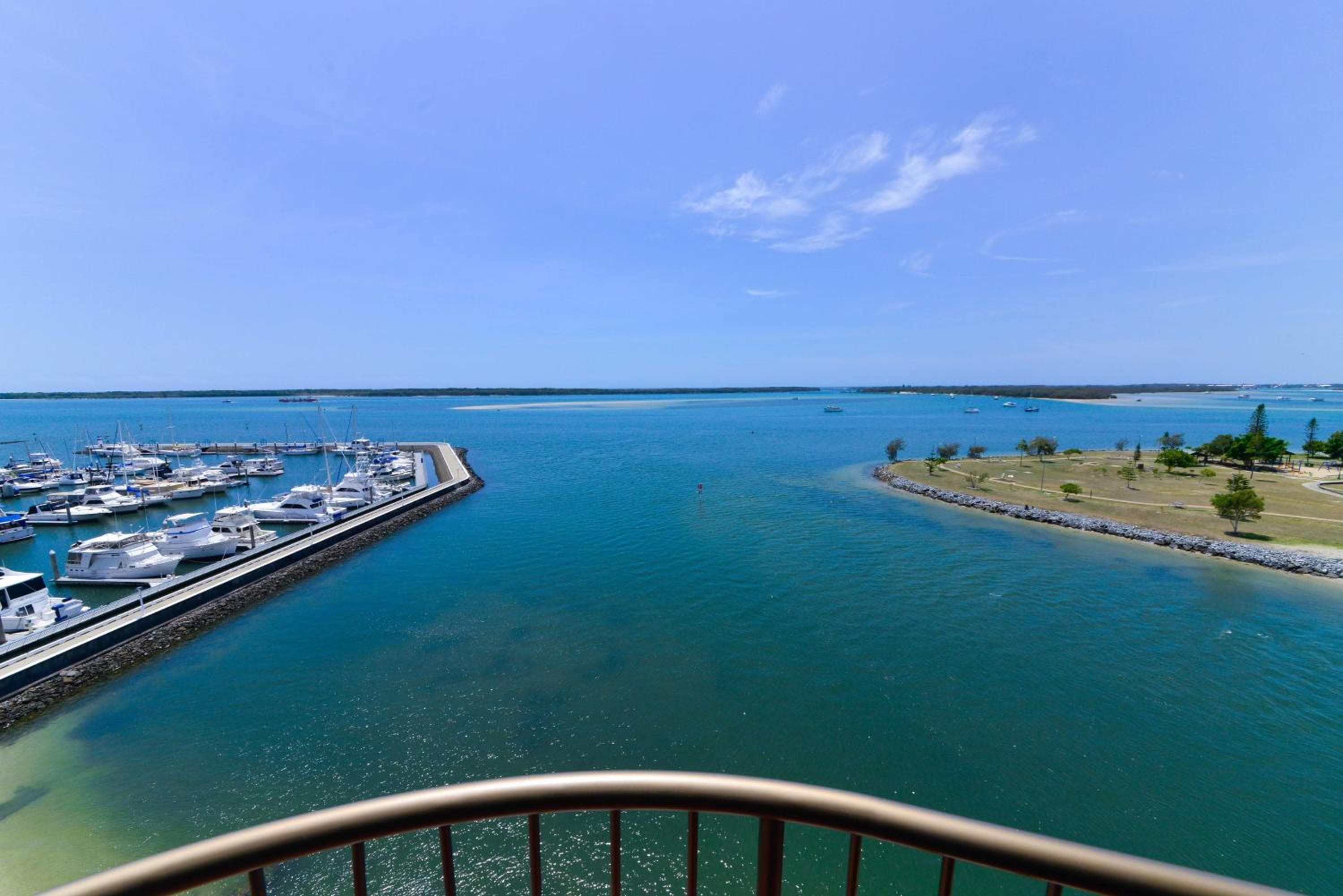 Broadwater Shores Waterfront Apartments, Gold Coast, photo 5