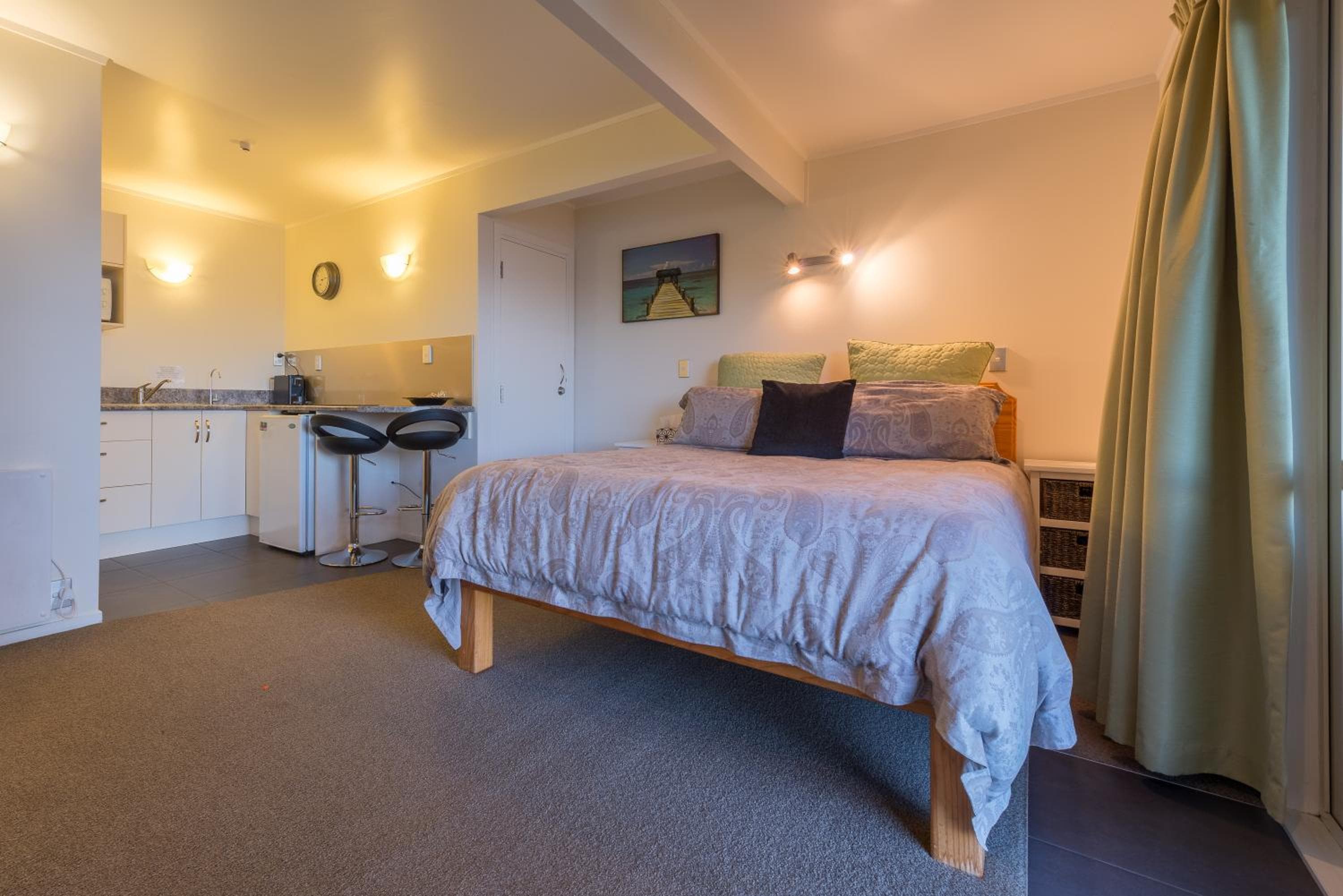 By the Bay Beachfront Apartments, Mangonui, photo 6