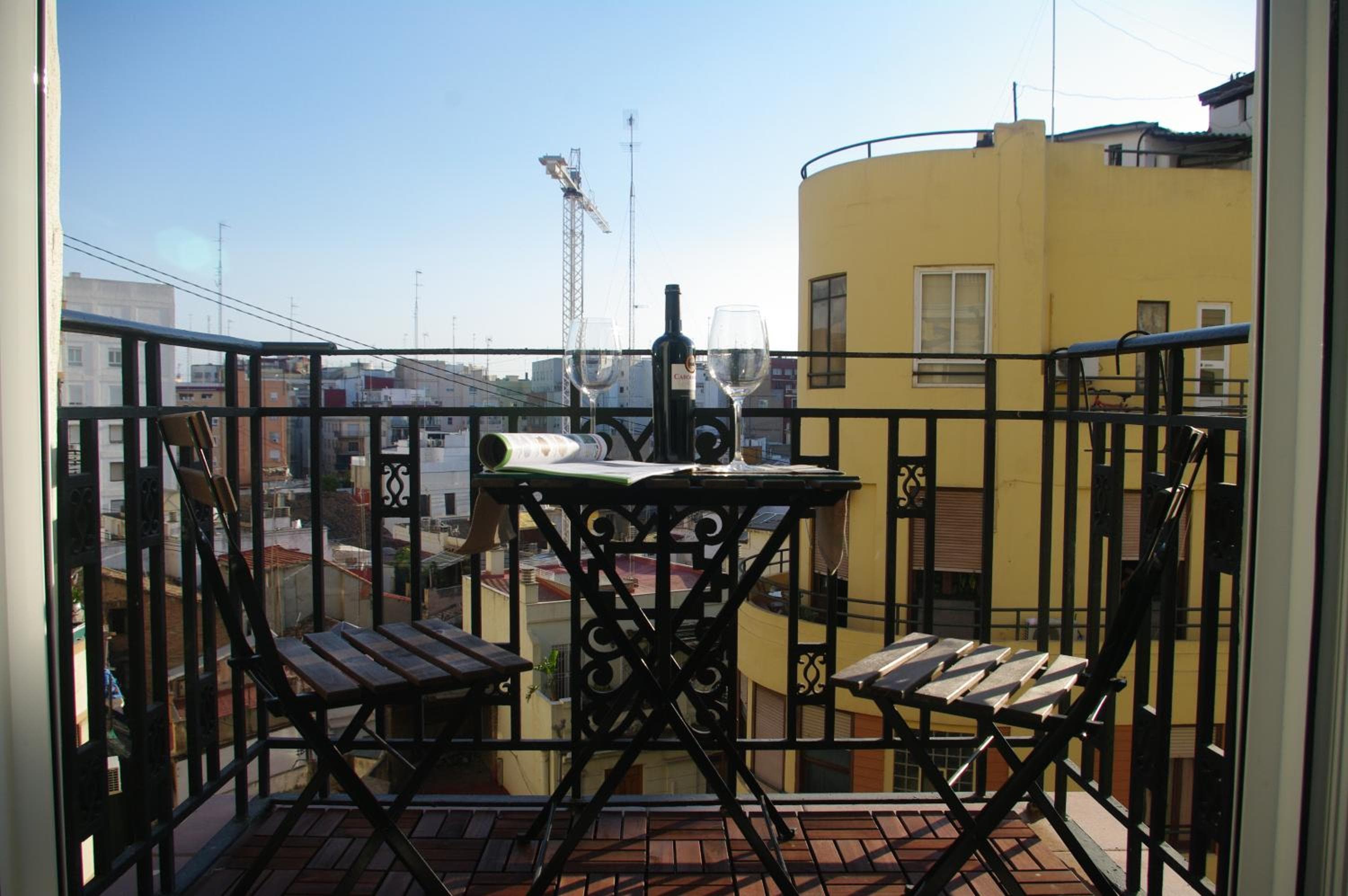 Balance & terrace at Carlos & Ana Amplio Apartamento 4 Habitaciones Centro Valencia
