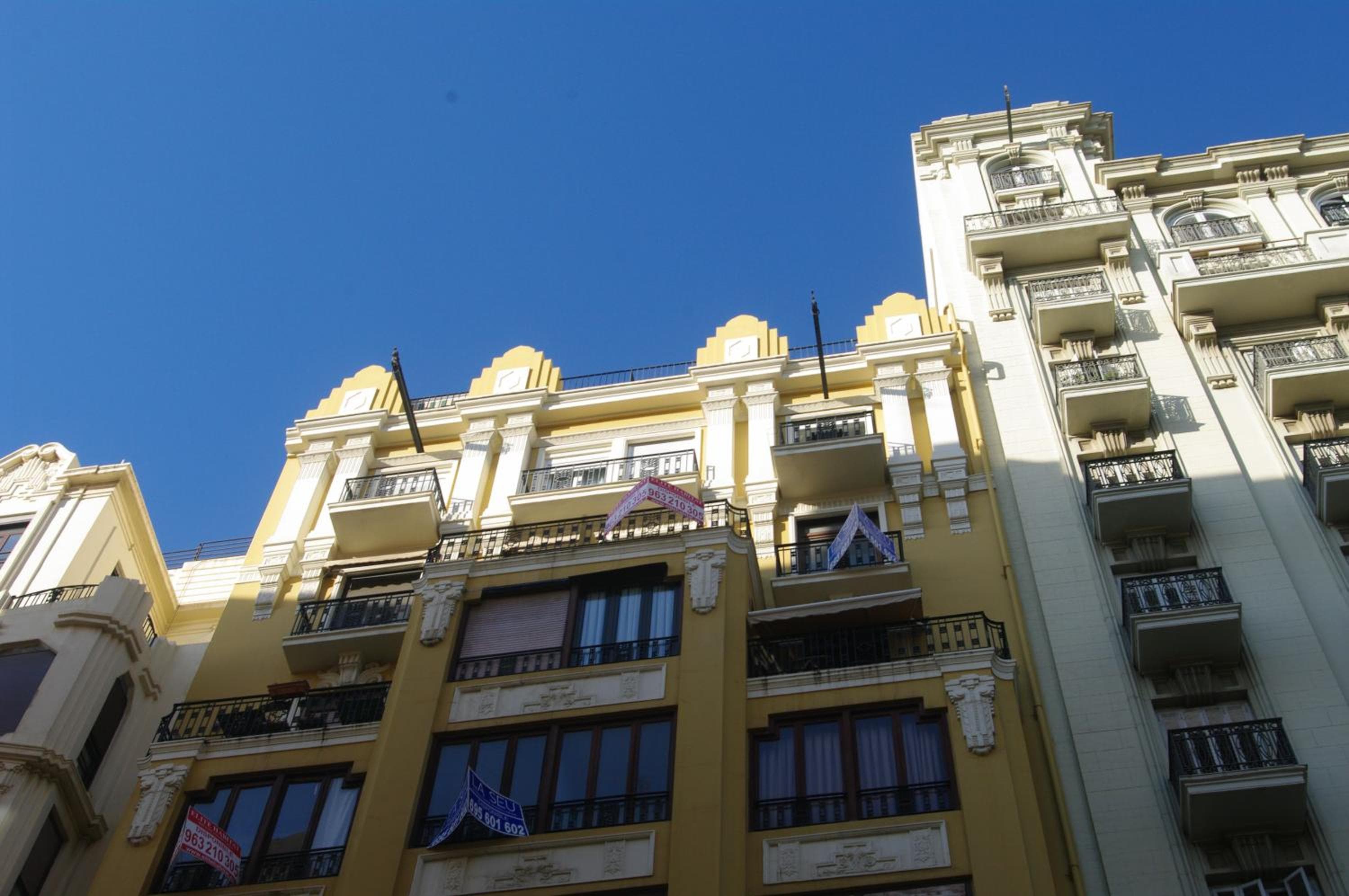 Building at Carlos & Ana Amplio Apartamento 4 Habitaciones Centro Valencia