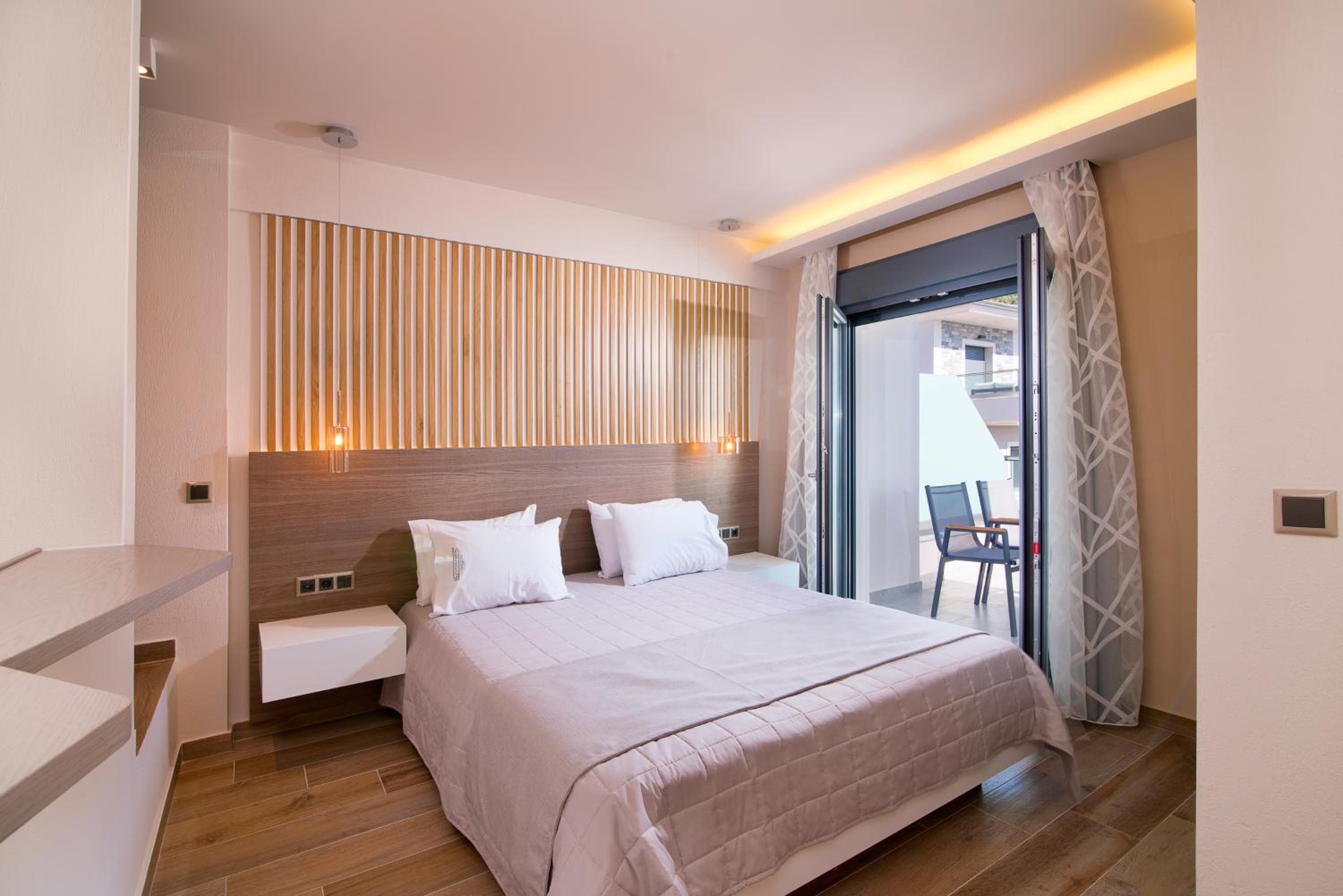 Semiramis Luxury Suites, Chrysi Ammoudia, photo 2