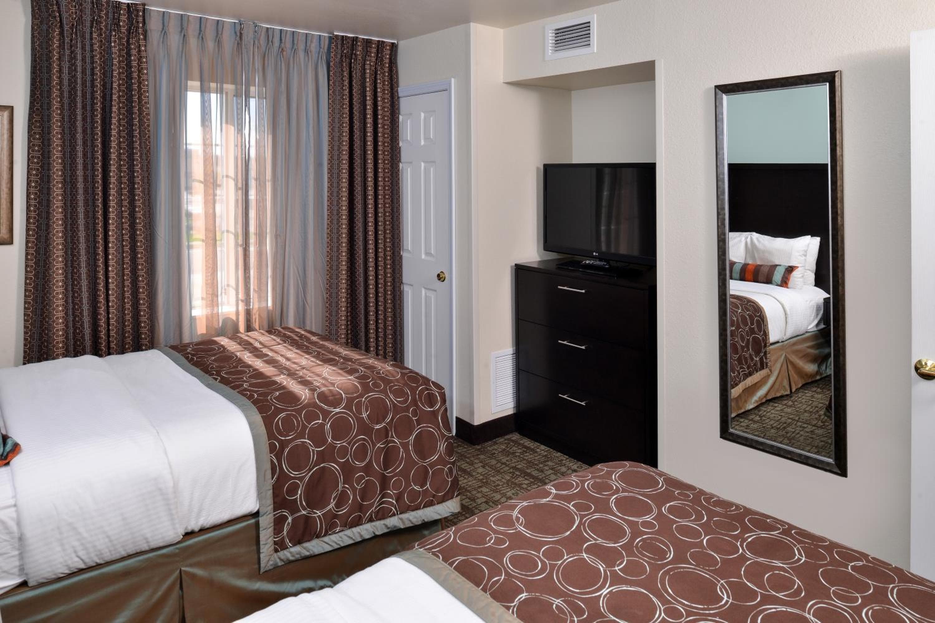 Staybridge Suites Sioux Falls at Empire Mall by IHG, Sioux Falls, photo 2