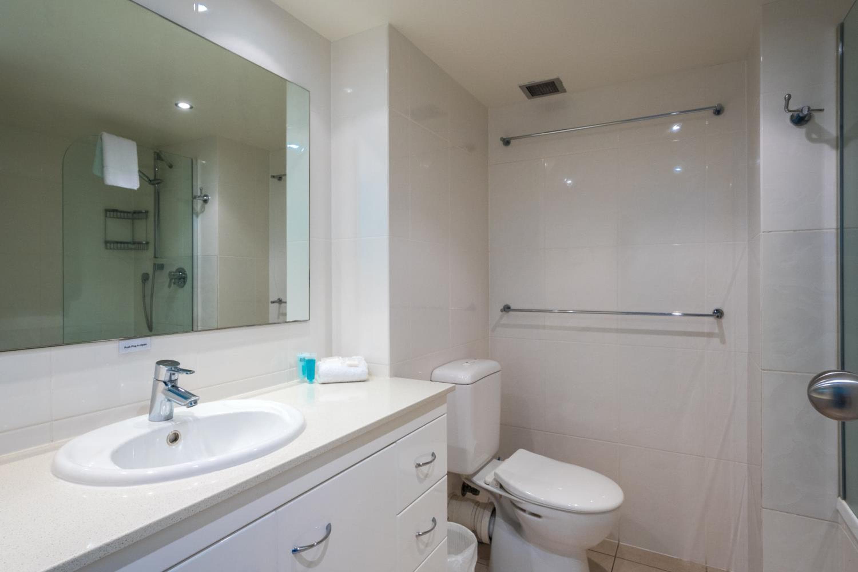 Breakers North Absolute Beachfront Apartments - Official, Gold Coast, photo 5