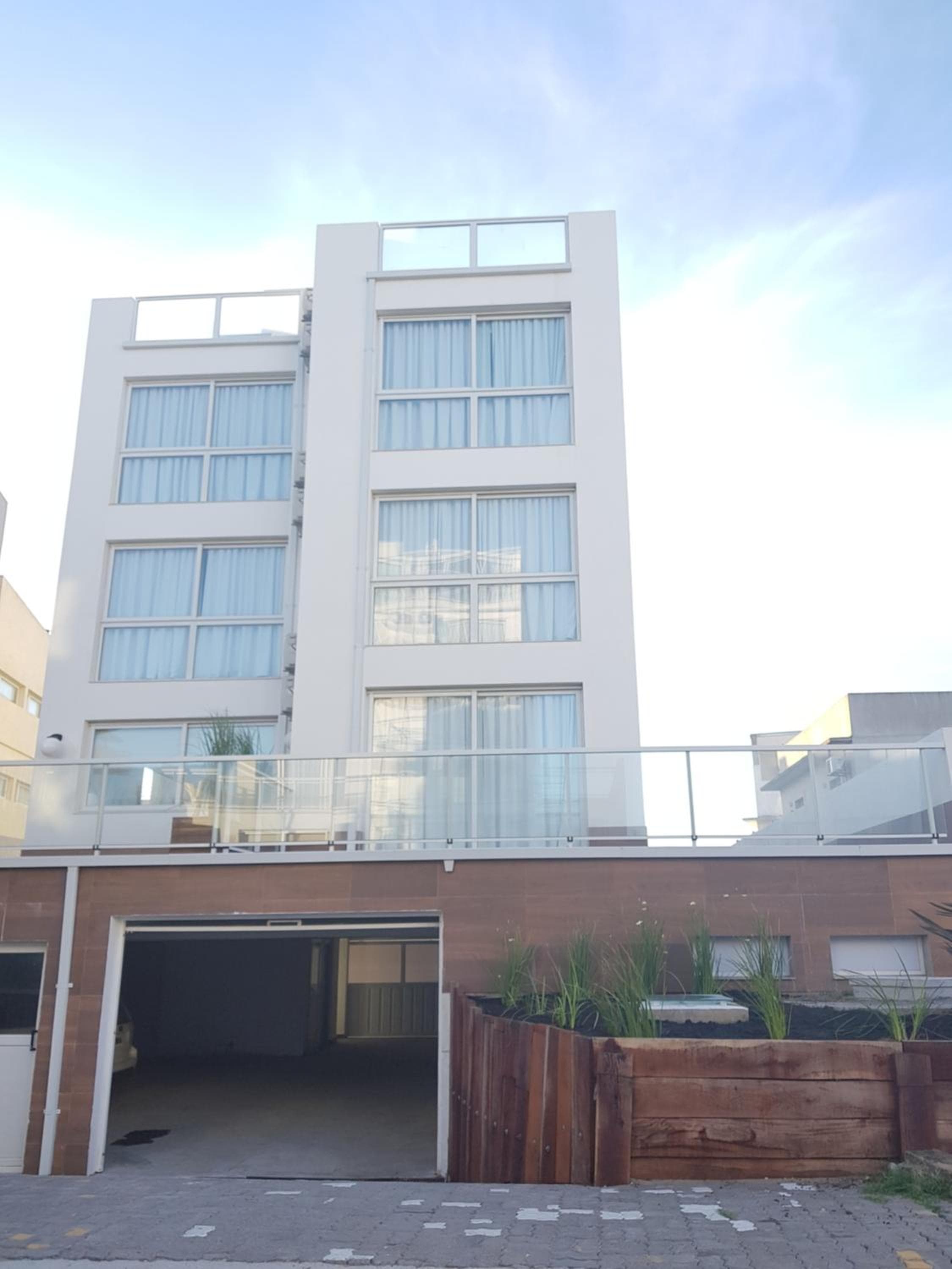 MitreCity, Ostende