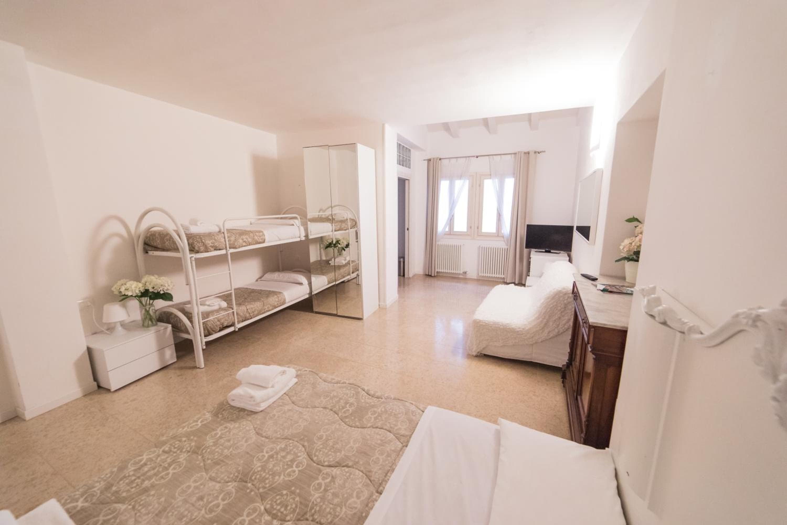 Academia Resort, Bergamo, photo 6