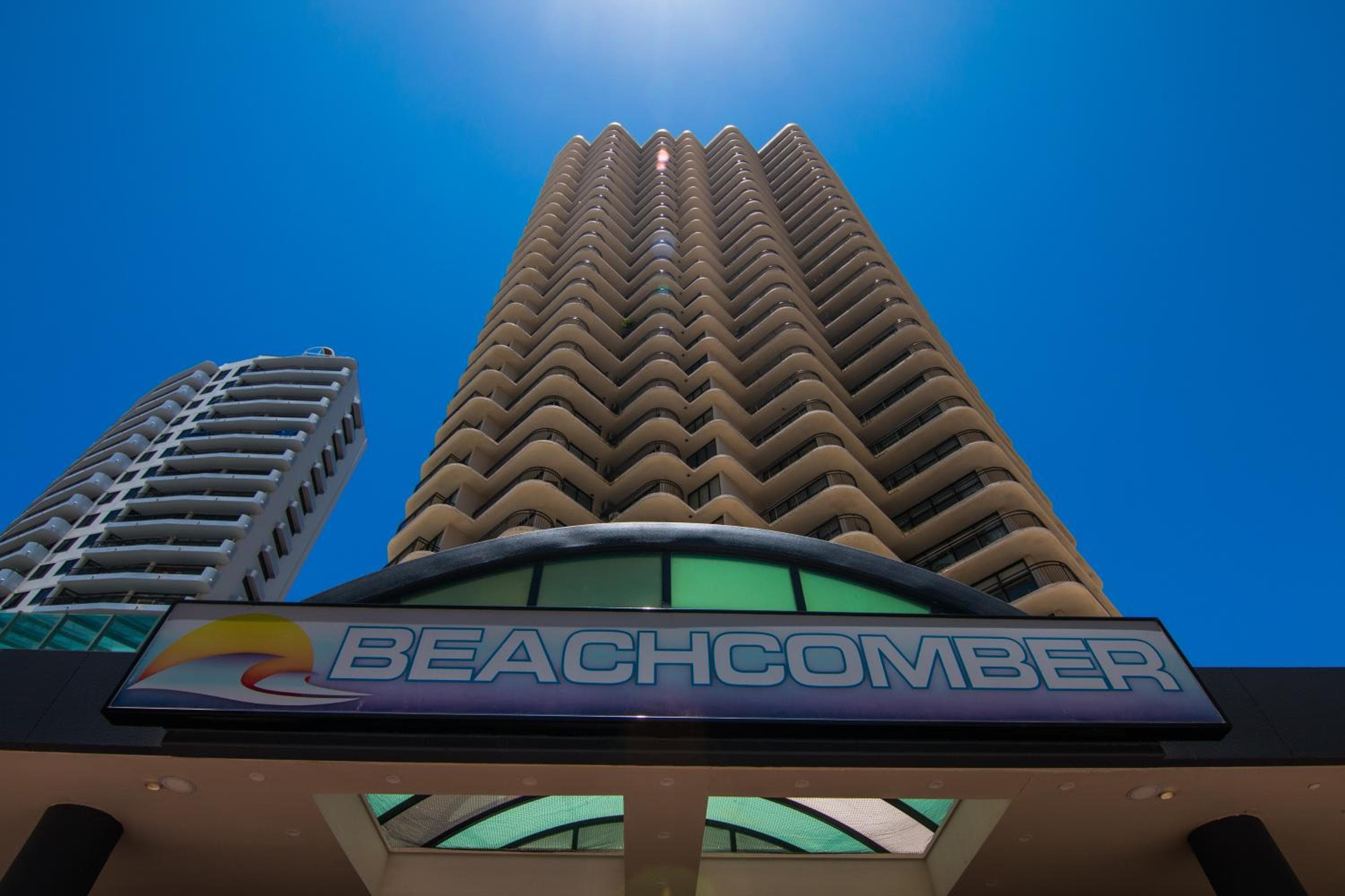 Beachcomber Resort - Official, Gold Coast