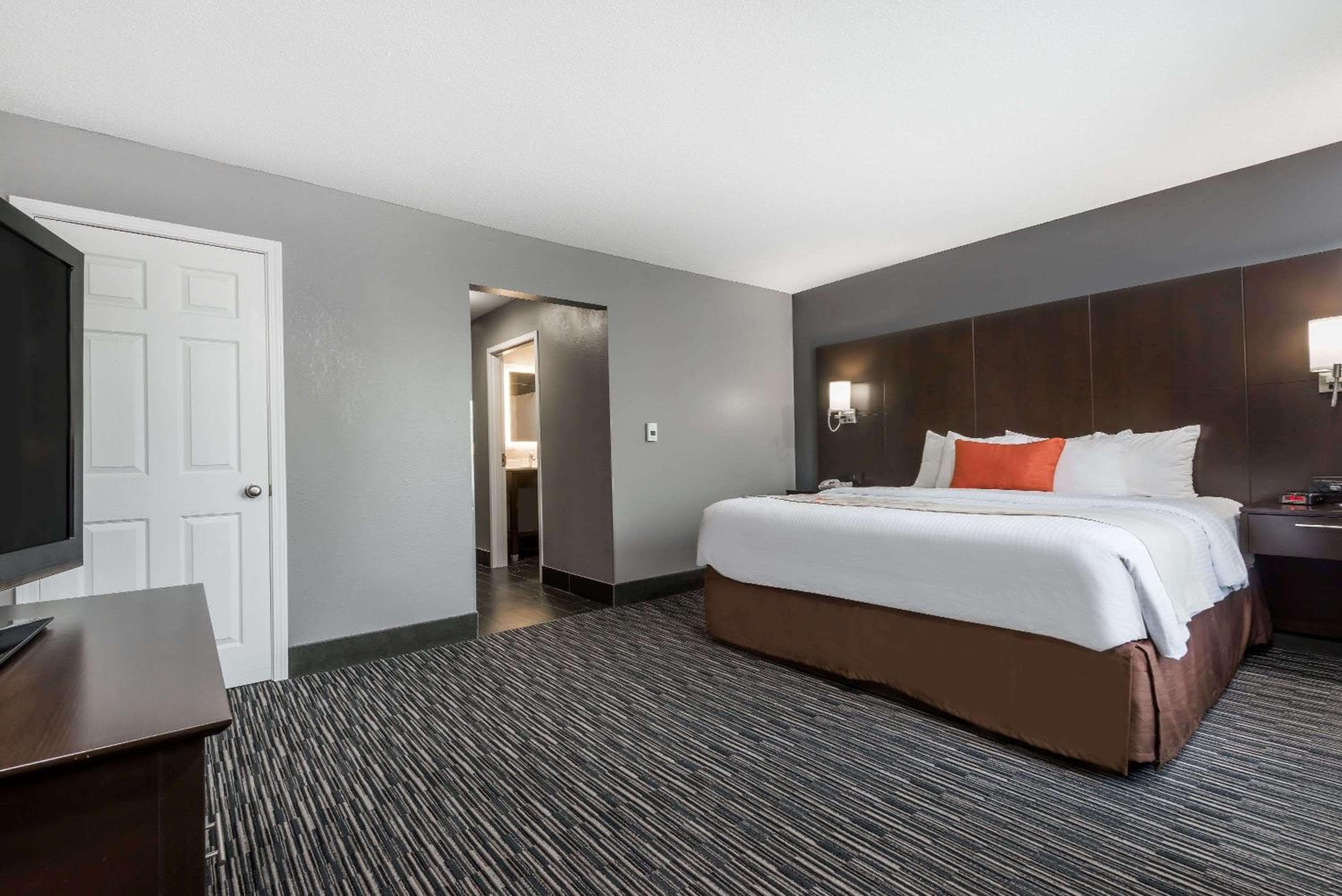 Hawthorn Extended Stay by Wyndham Columbus West, Columbus, photo 3