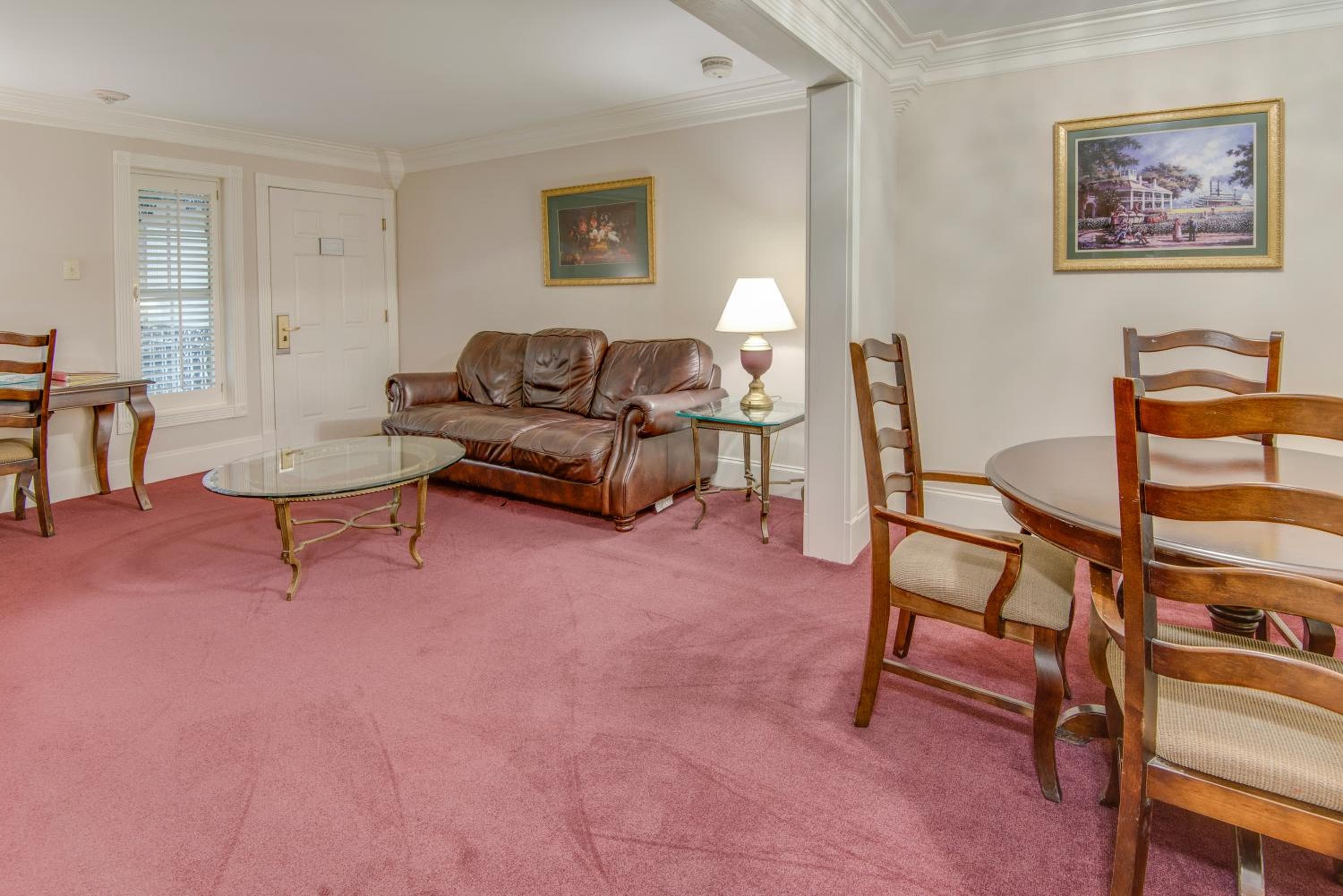 LA Plaza Apartments, Metairie, photo 3