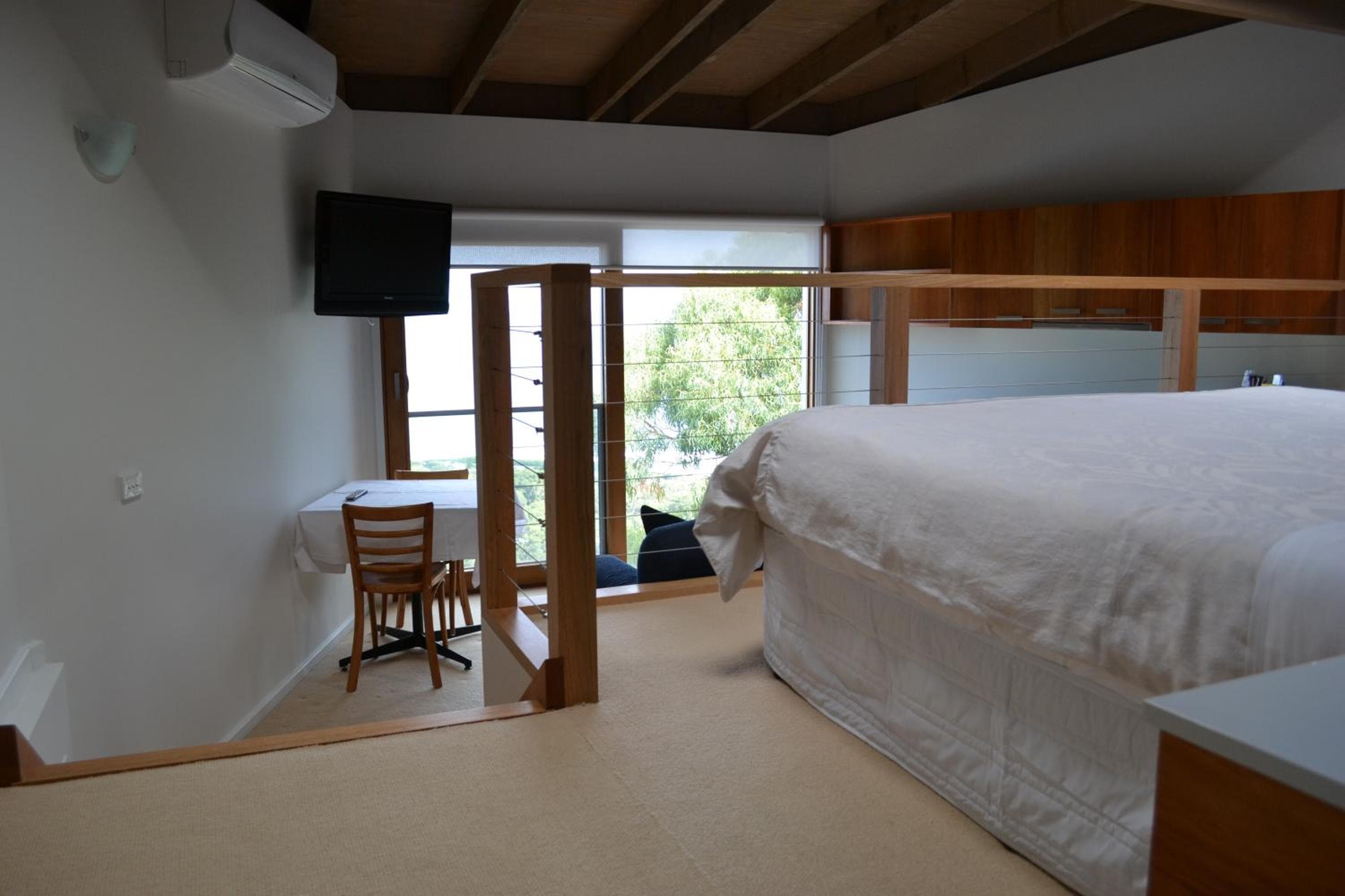 Chris's Beacon Point Restaurant & Villas, Apollo Bay, photo 4