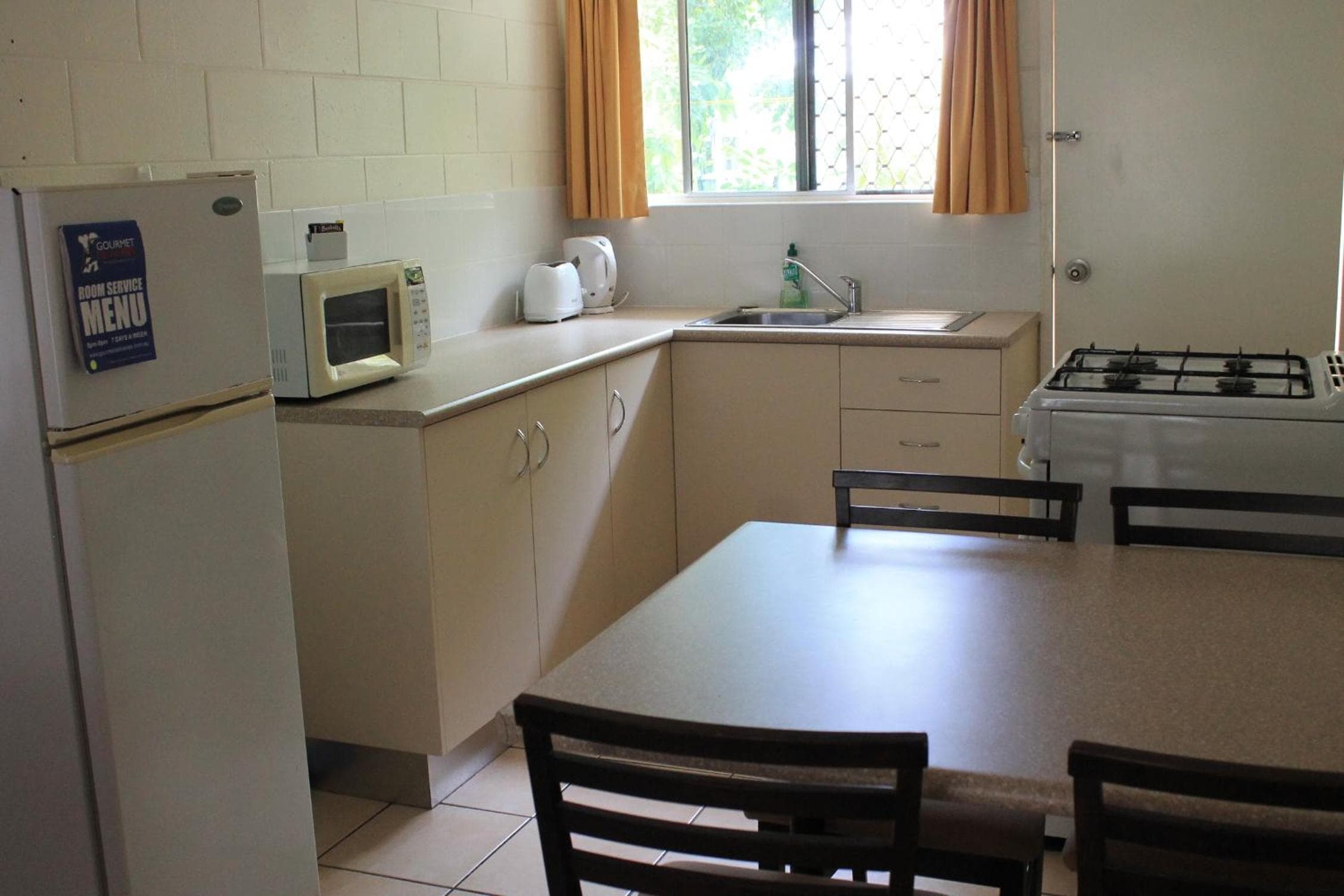 Oasis Inn Apartments, Cairns, photo 6