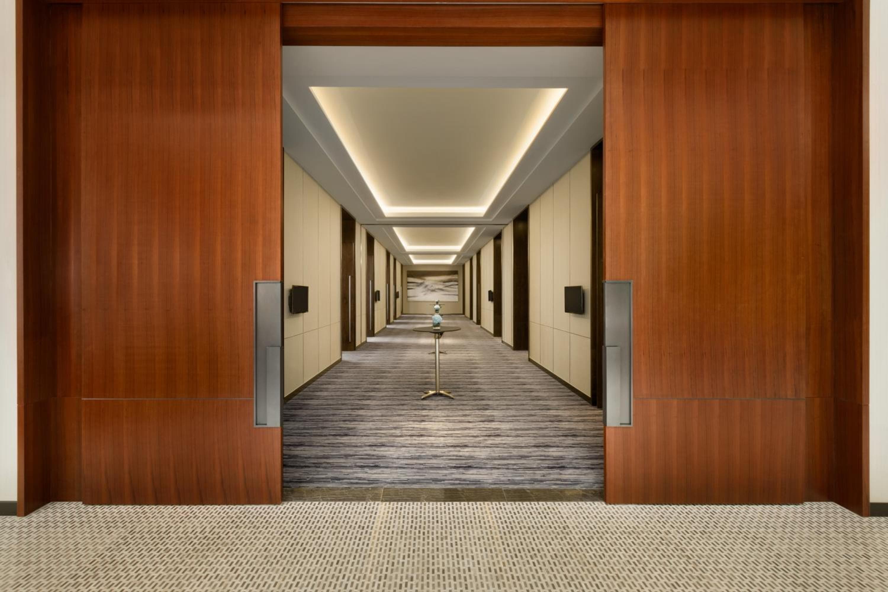 Hyatt House Shanghai New Hongqiao, Shanghai, photo 2