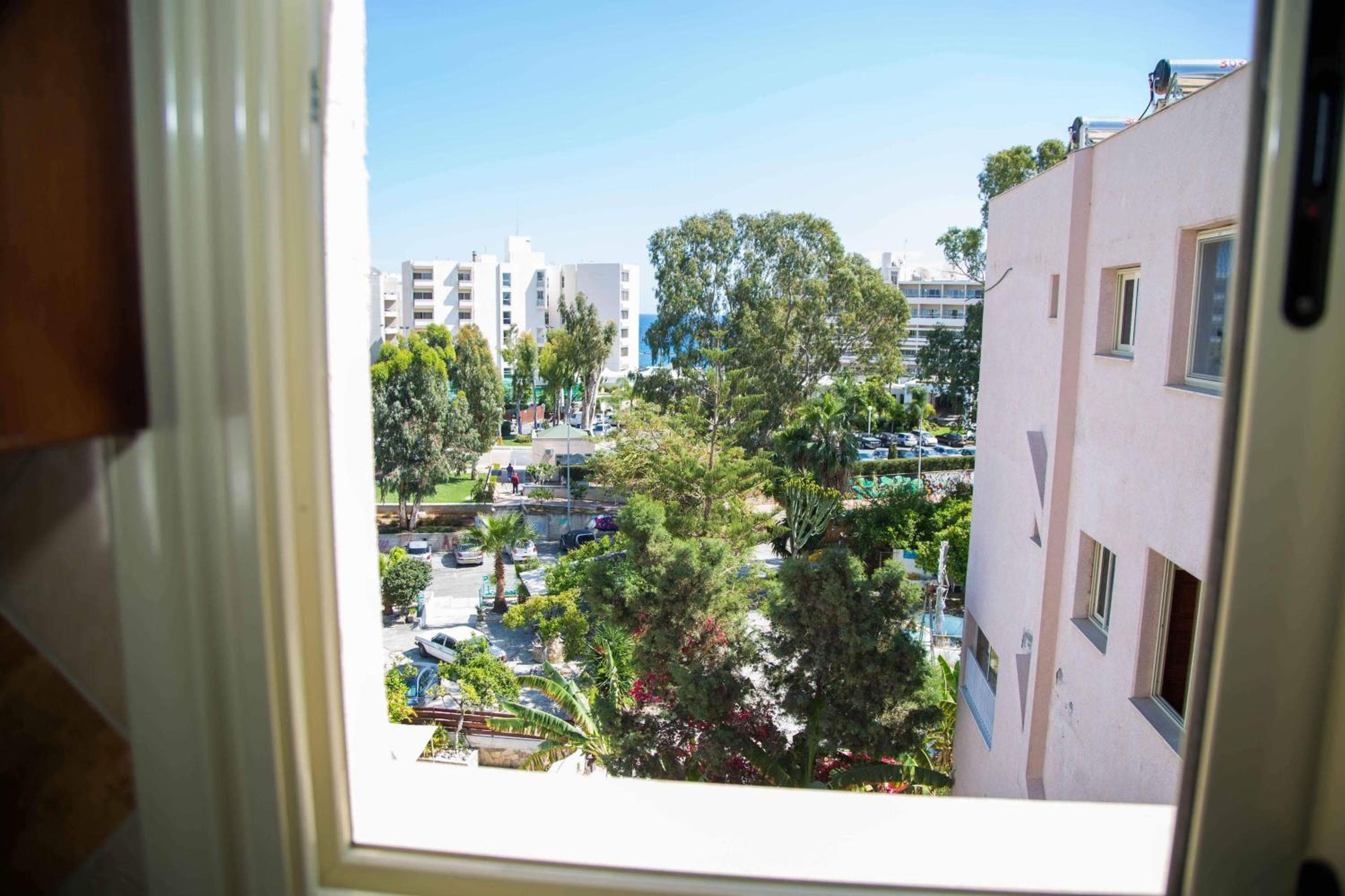 Chrysanthos Boutique Apartments, Limassol, photo 2