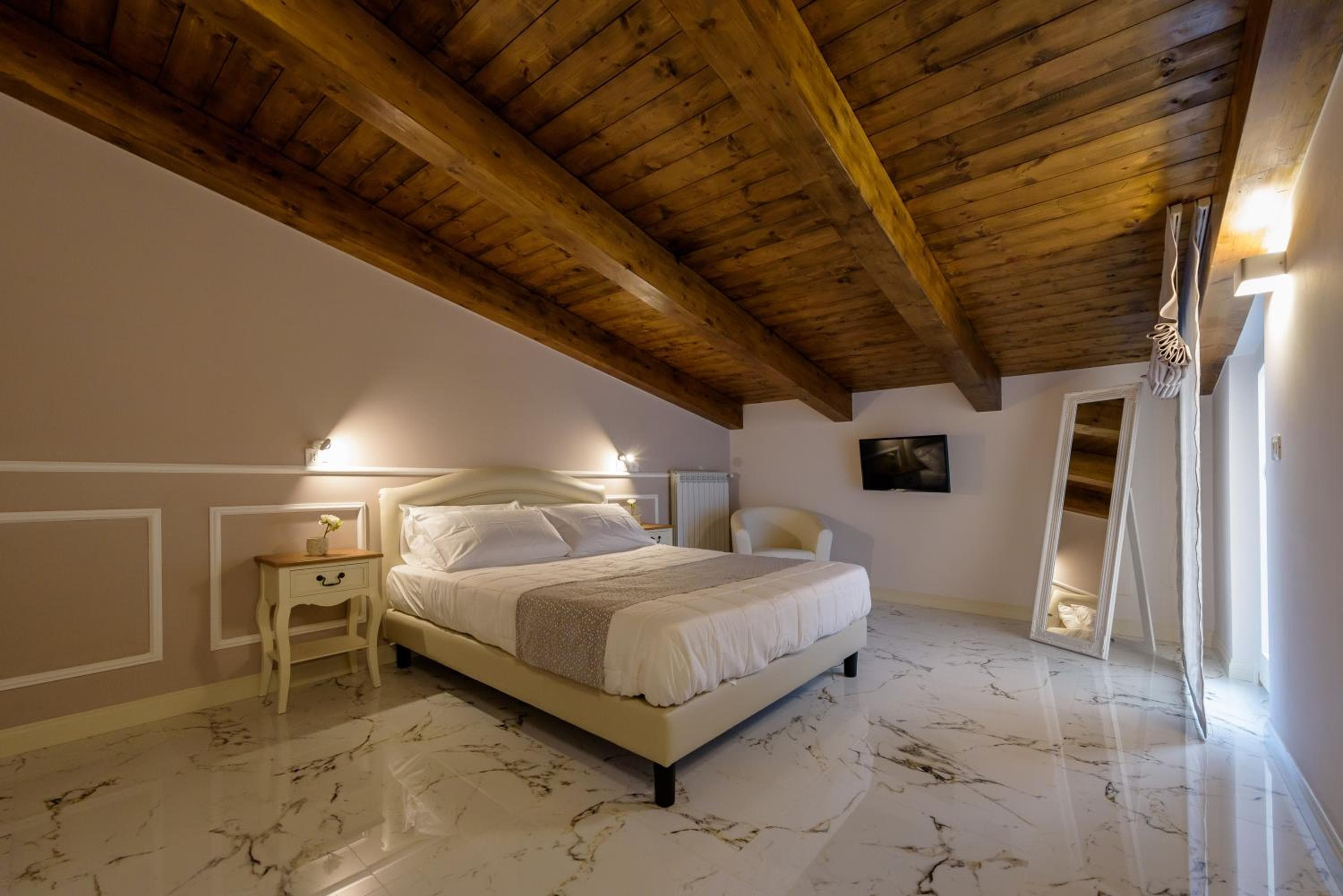 Marie Claire Apartments & Spa, Vasto