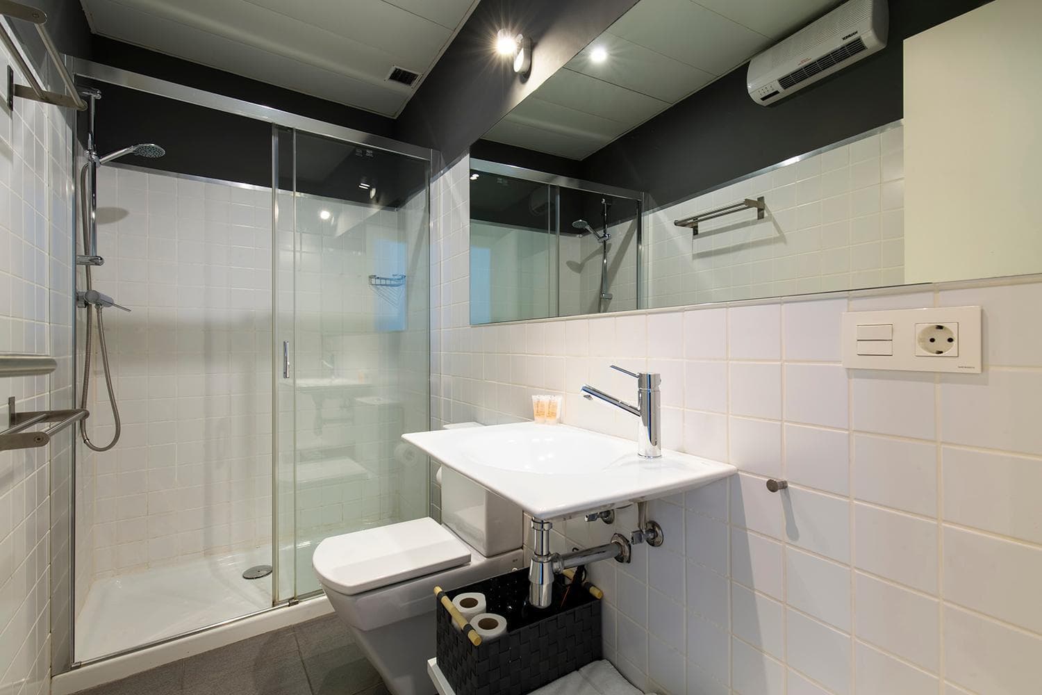 tuGuest Elvira Suites, Granada, photo 5