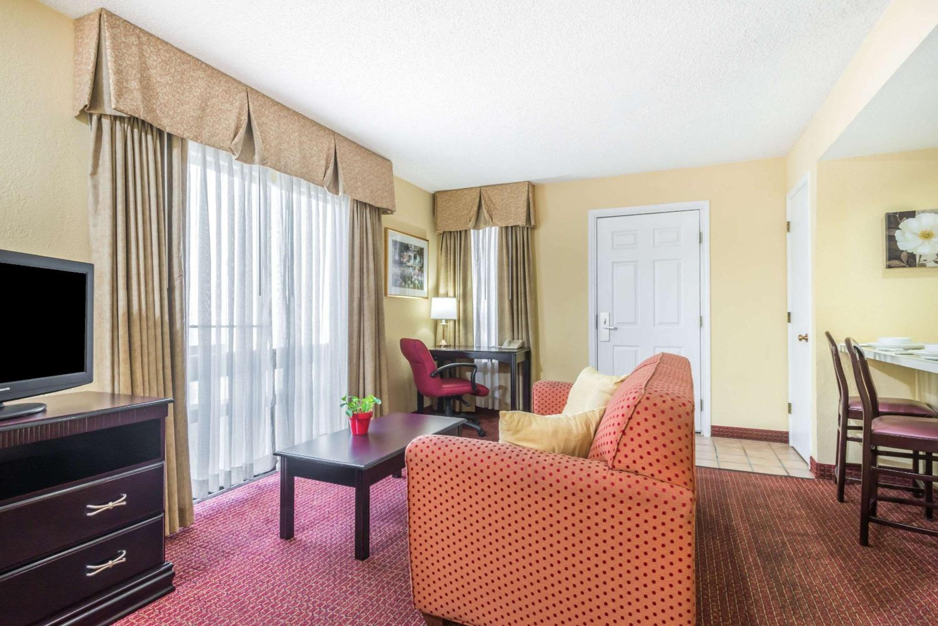 Hawthorn Extended Stay by Wyndham Dayton, Dayton, photo 2