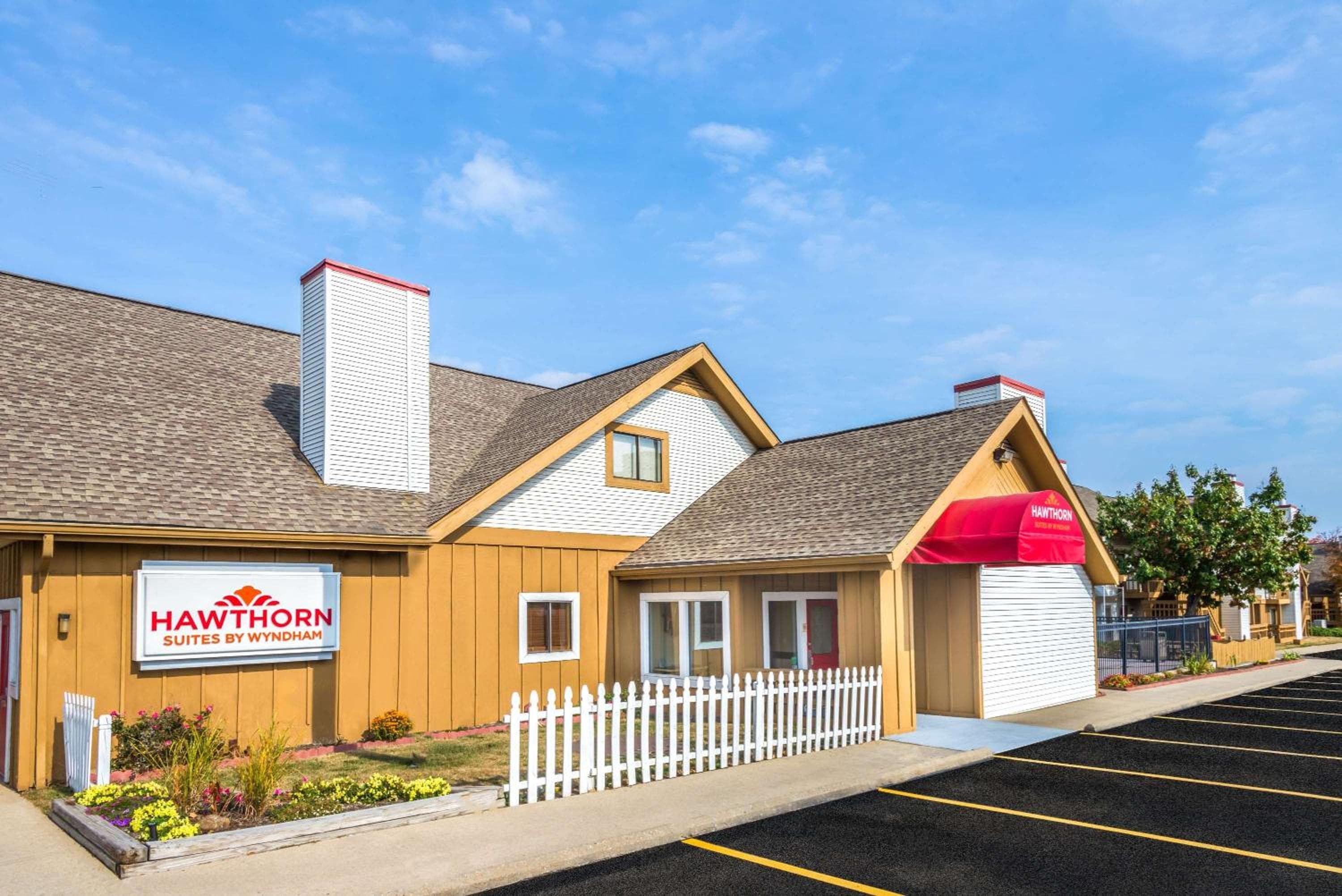 Hawthorn Extended Stay by Wyndham Dayton, Dayton