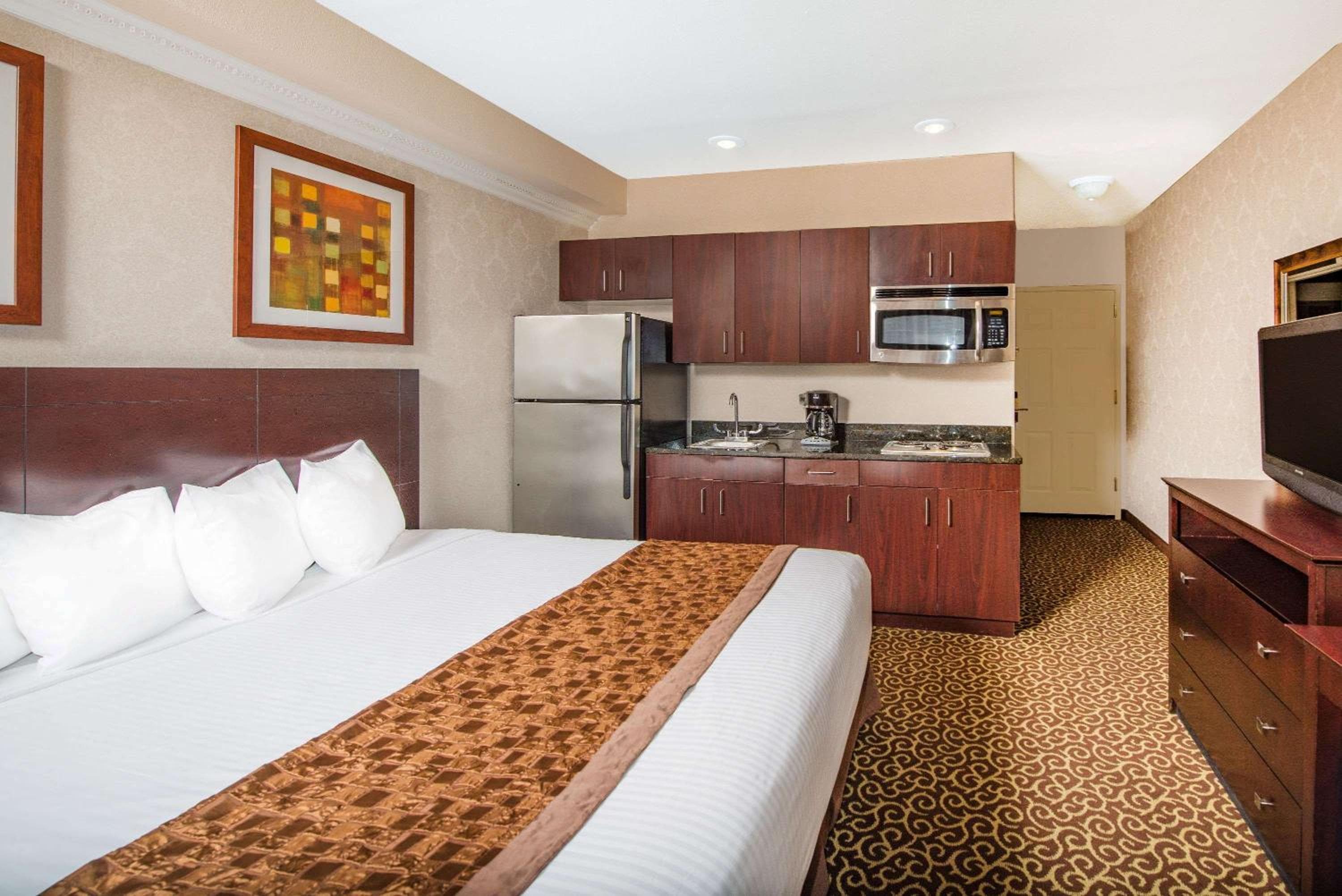 Hawthorn Extended Stay by Wyndham El Paso, El Paso, photo 2