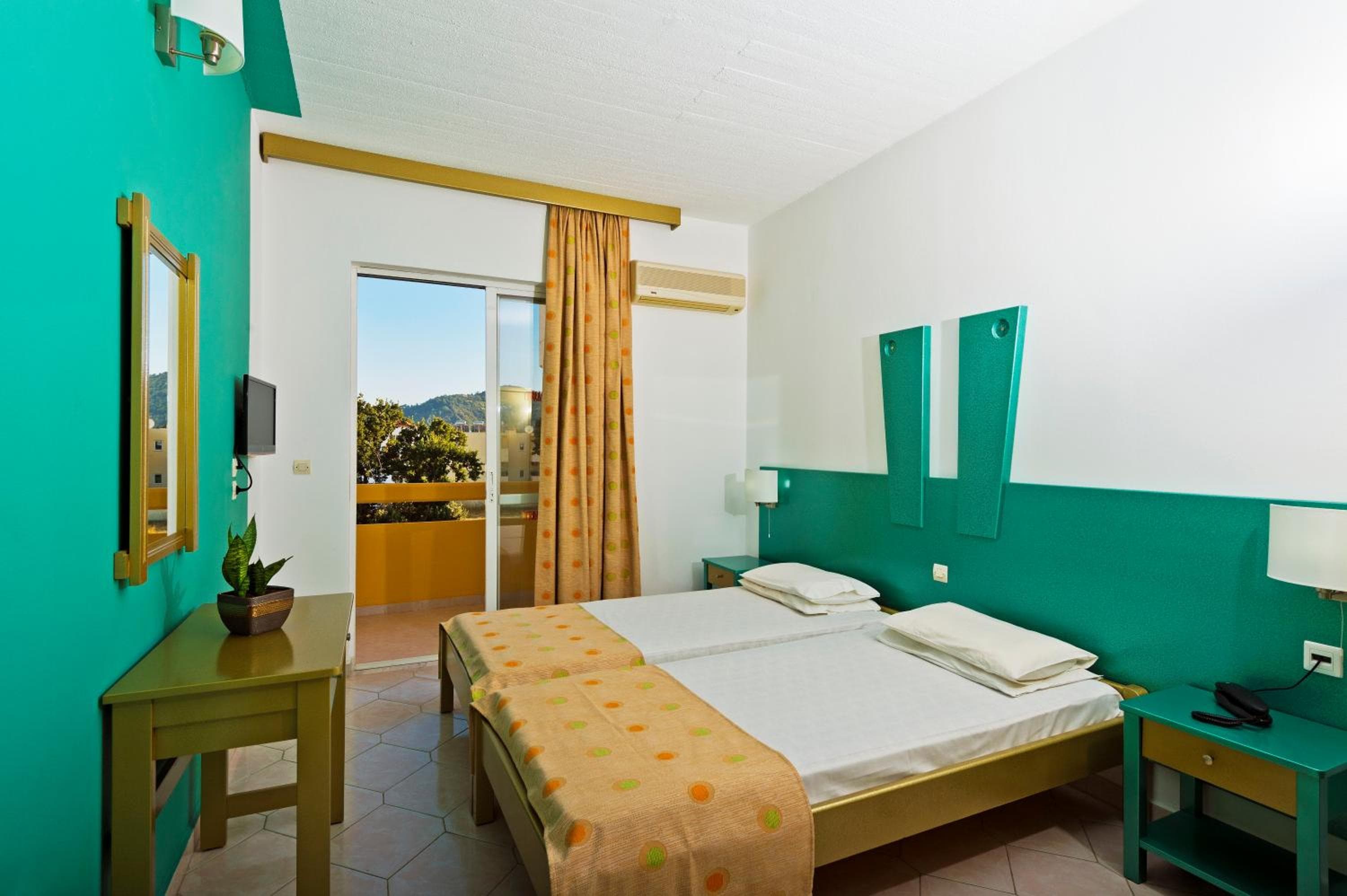 Trianta Hotel Apartments, Ialyssos, photo 2