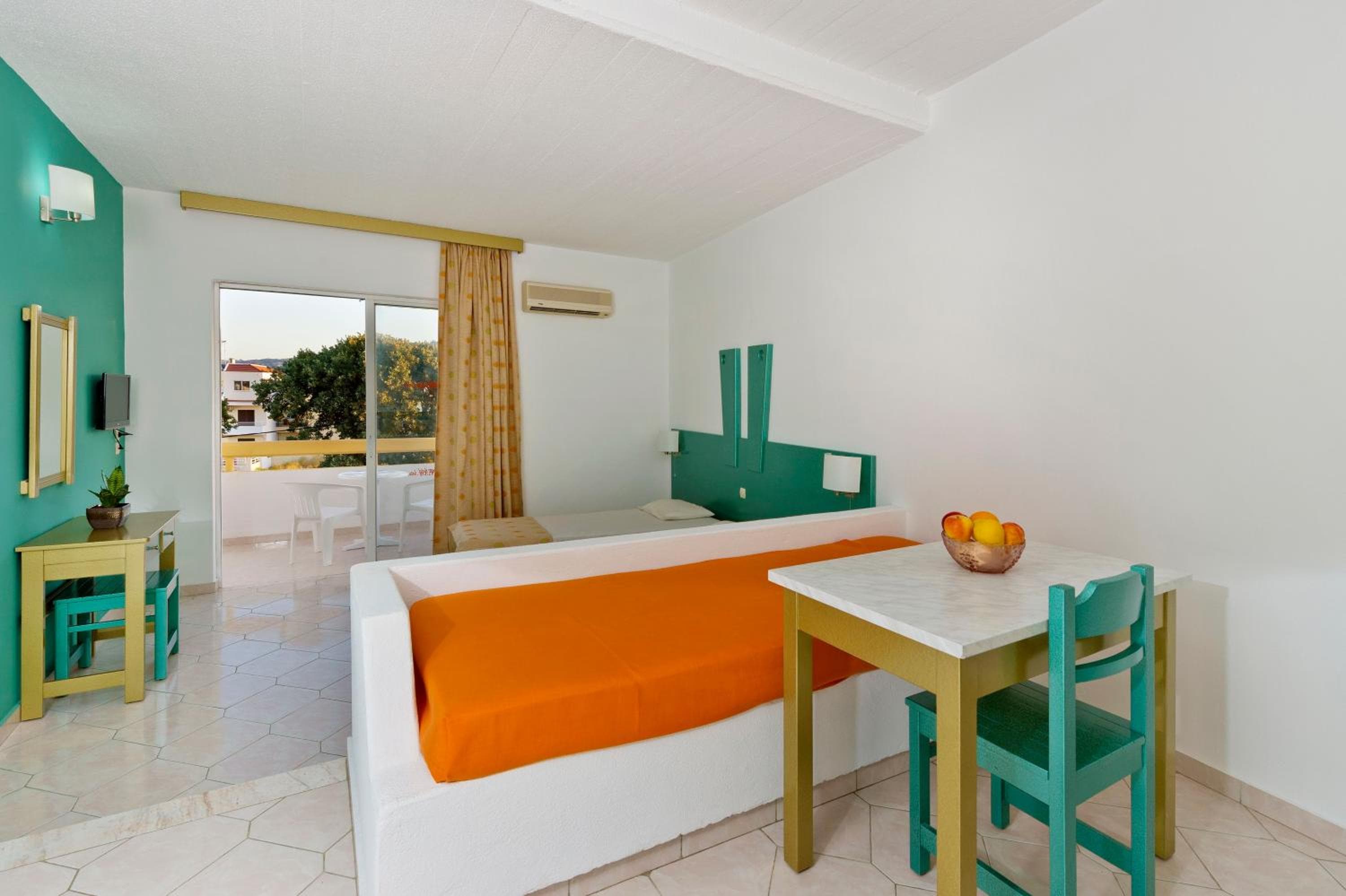Trianta Hotel Apartments, Ialyssos, photo 4