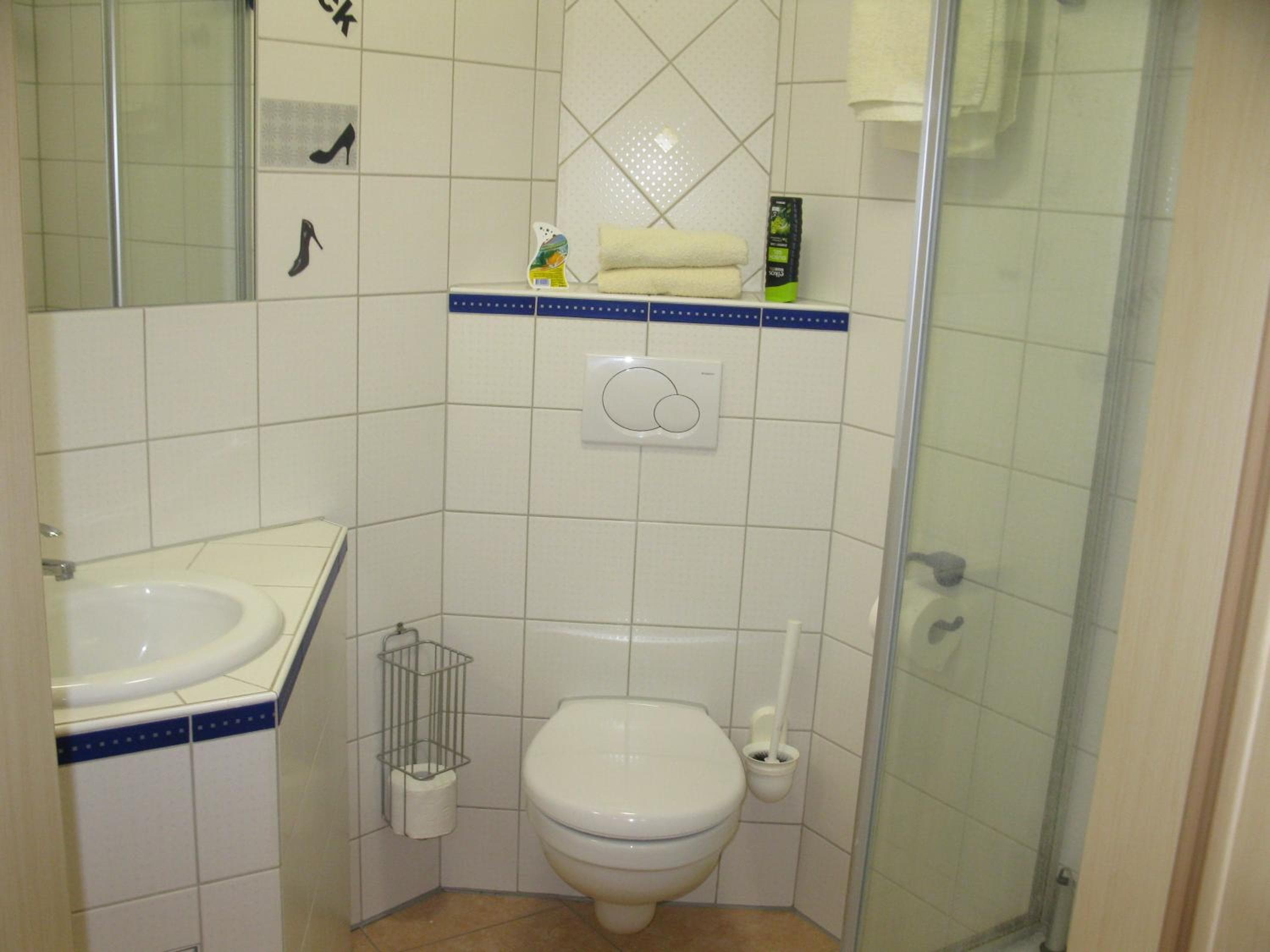 Bathroom at Hausner`s Hotel- Studio Apartments