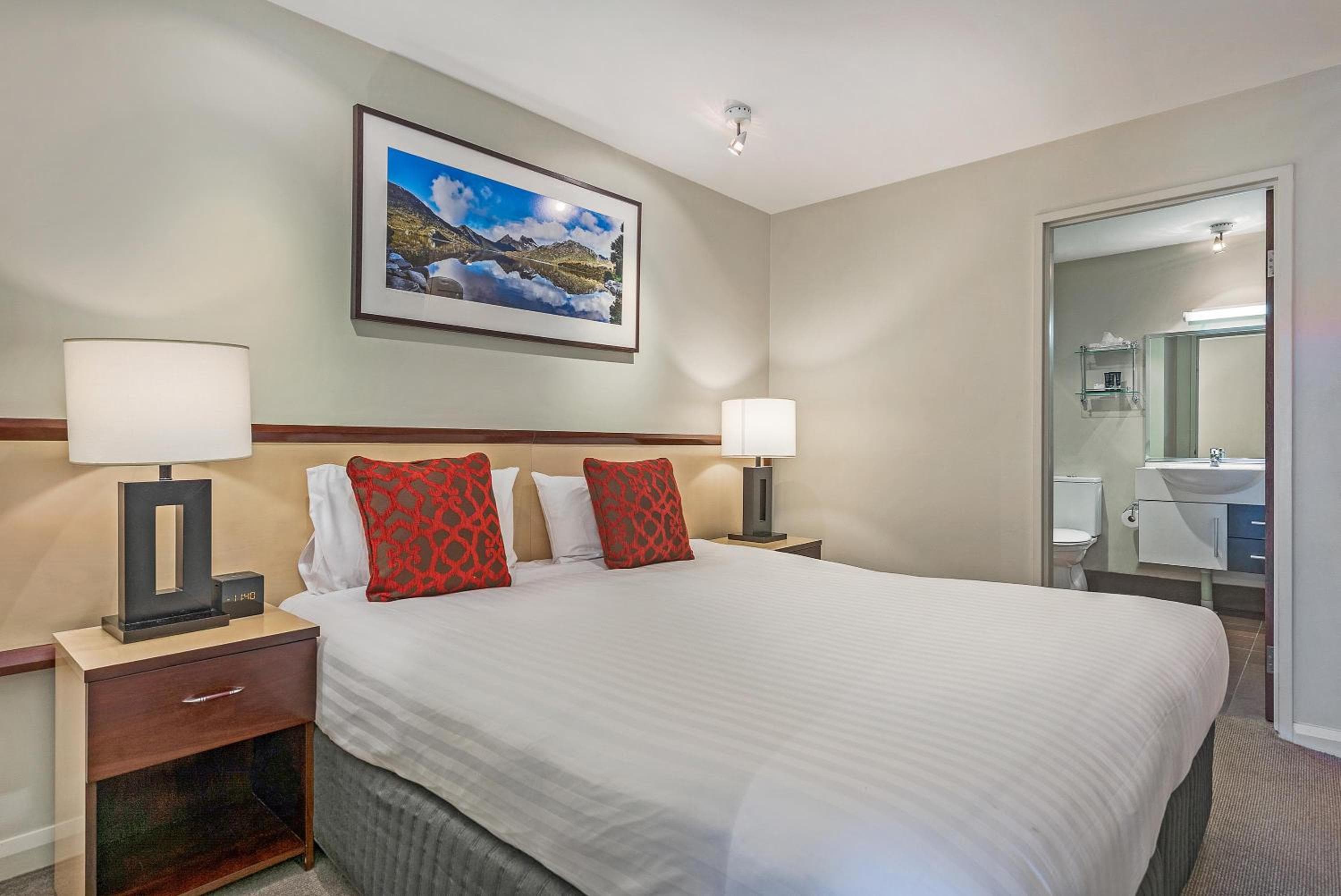 Mantra One Sandy Bay Road, Hobart, photo 3