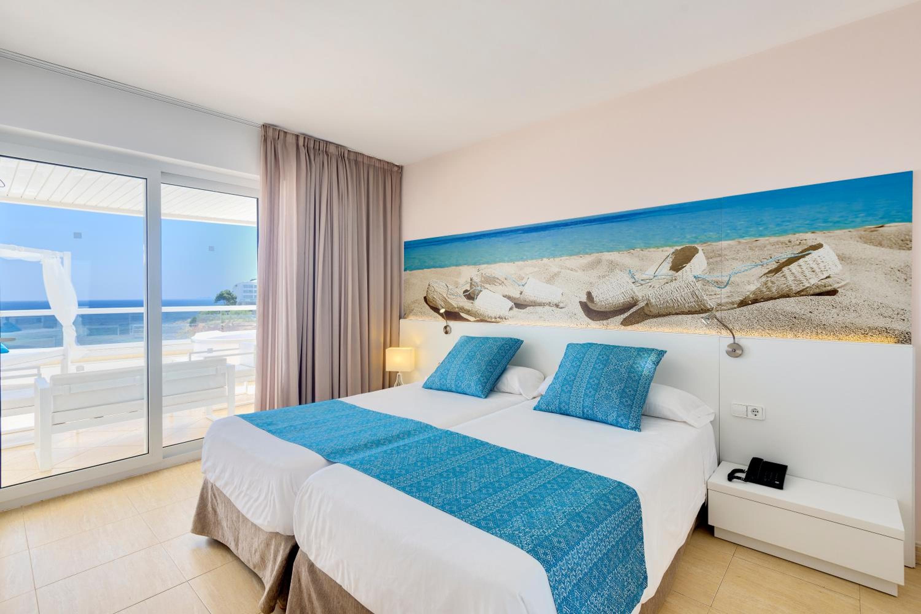Aparthotel Tropic Garden, Santa Eularia des Riu, photo 2